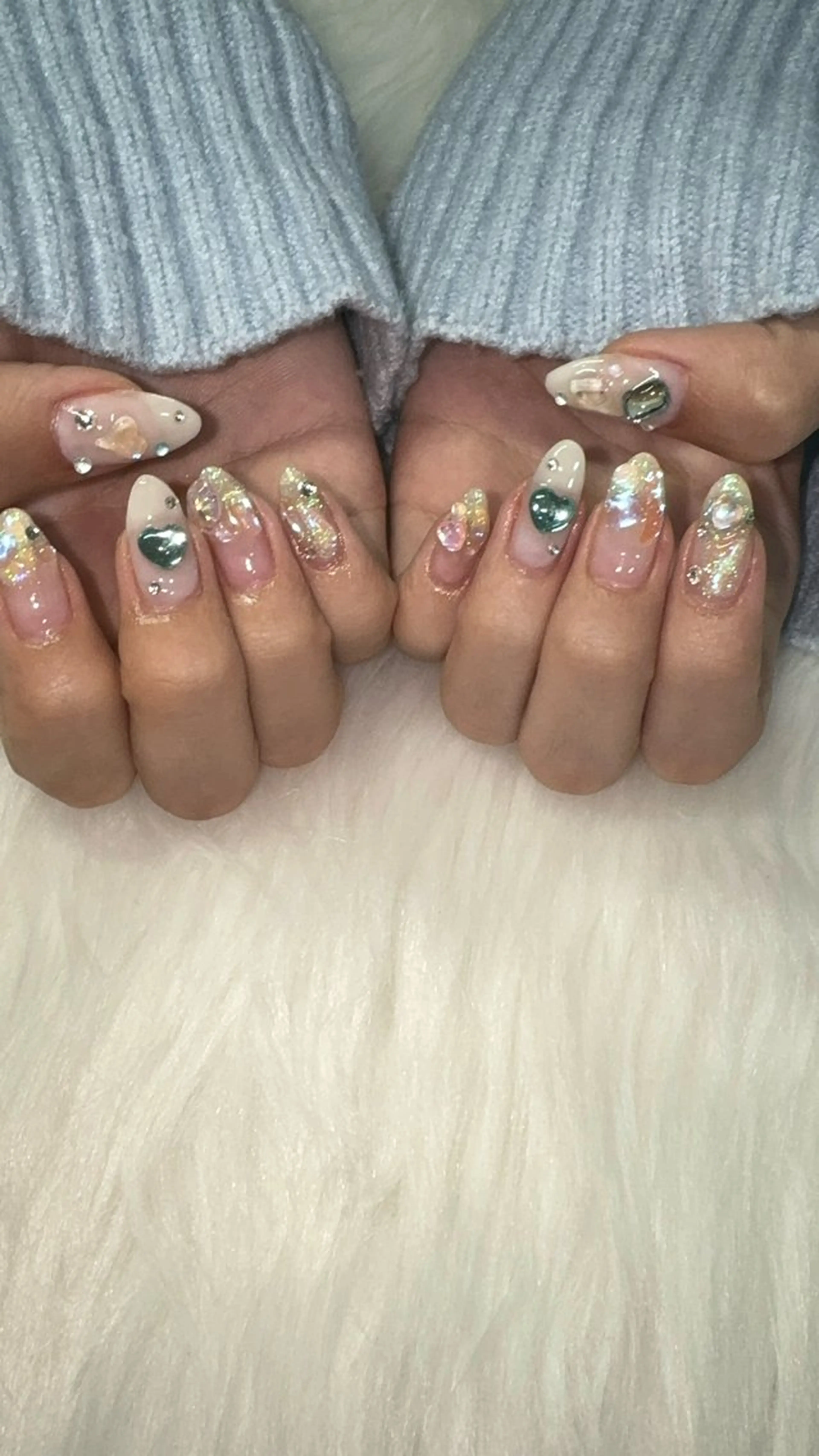 アイブロウ ハンドネイル 黒川 実祐のネイルデザイン