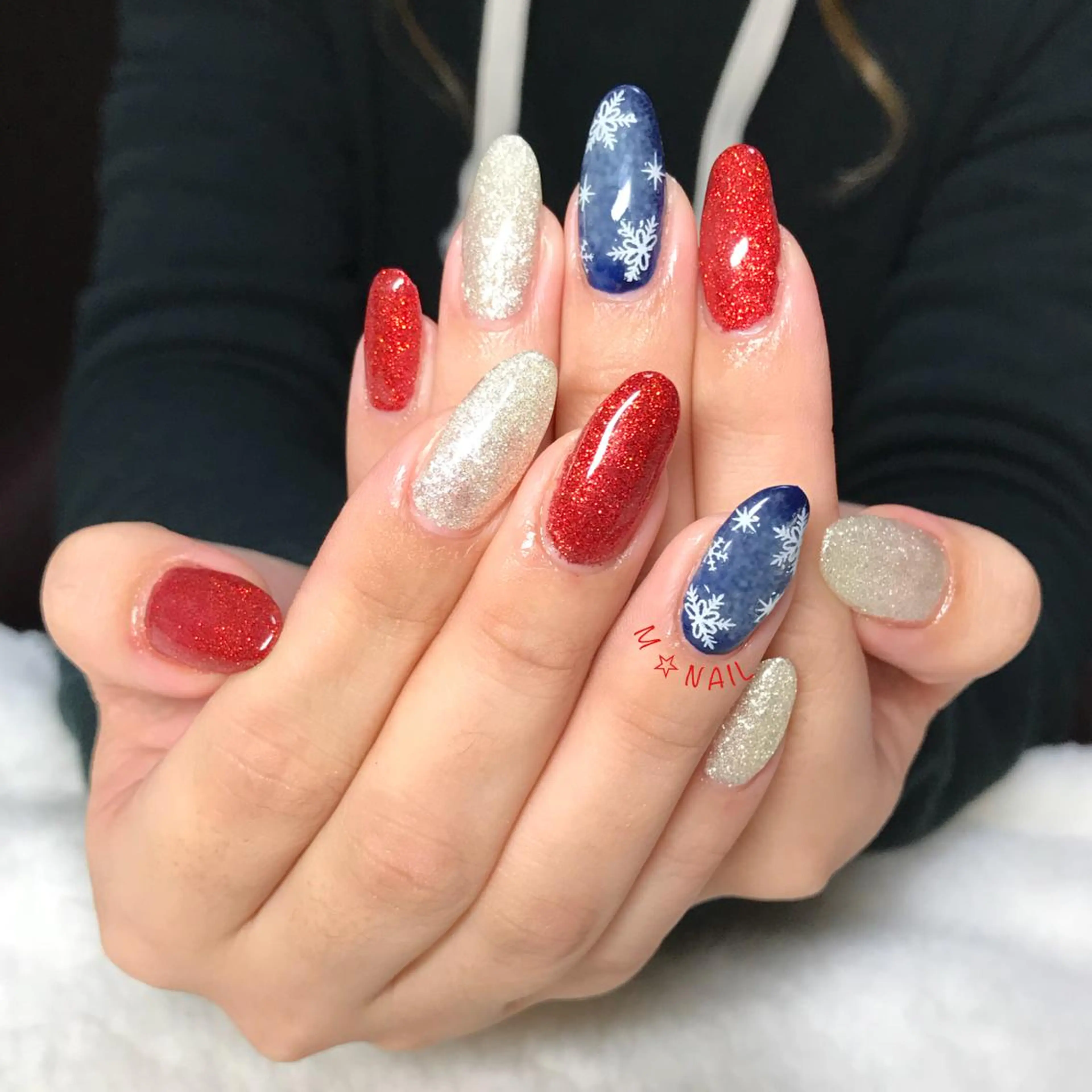 ネイル 冬ネイル ハンドネイル COCO +のエステ・リラクイメージ