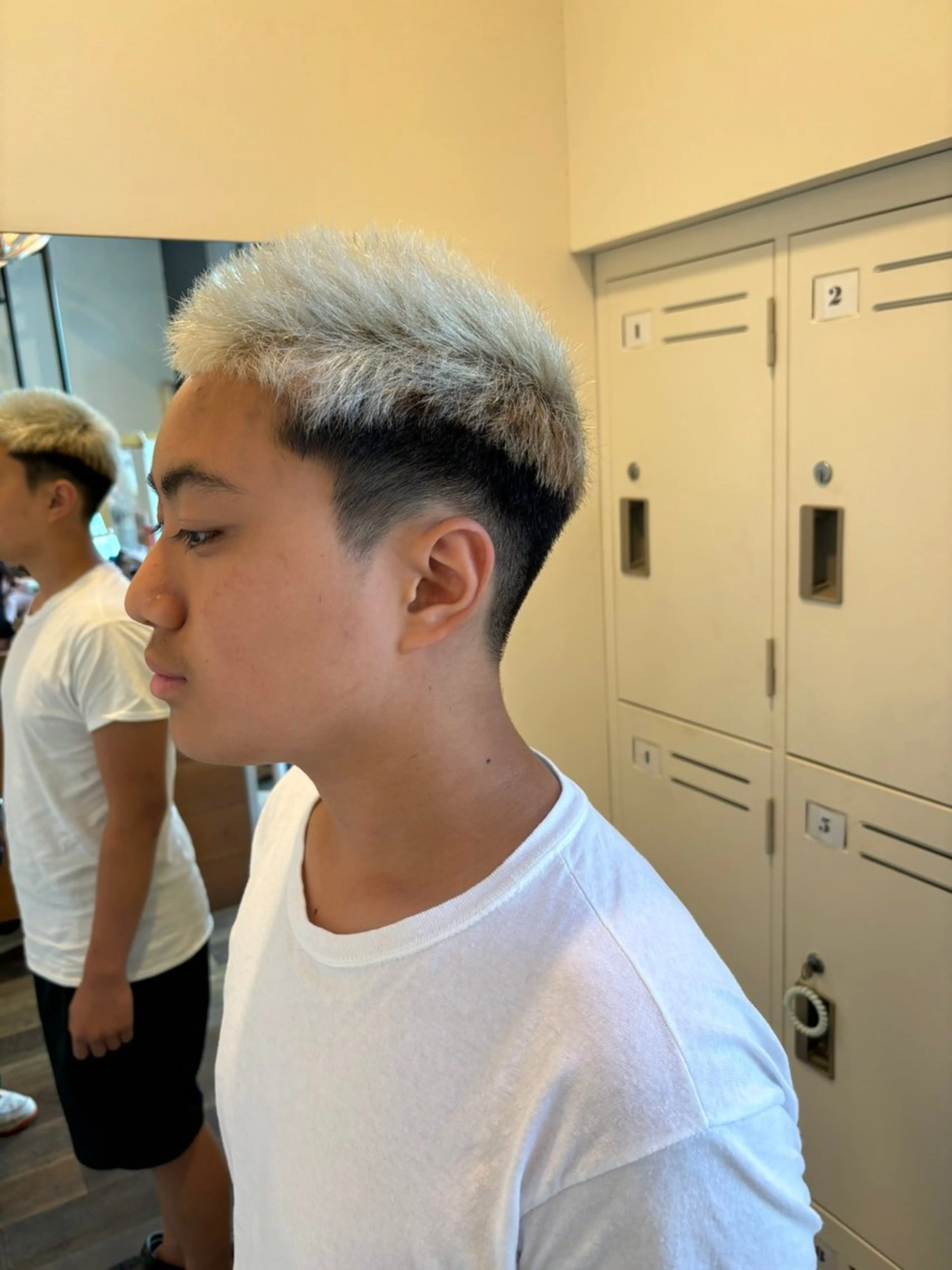 ショート カラー メンズ ボウズ カット ヘアカラー ヘアセット 豊中/メンズ特化 岡田 龍之介のヘアスタイル