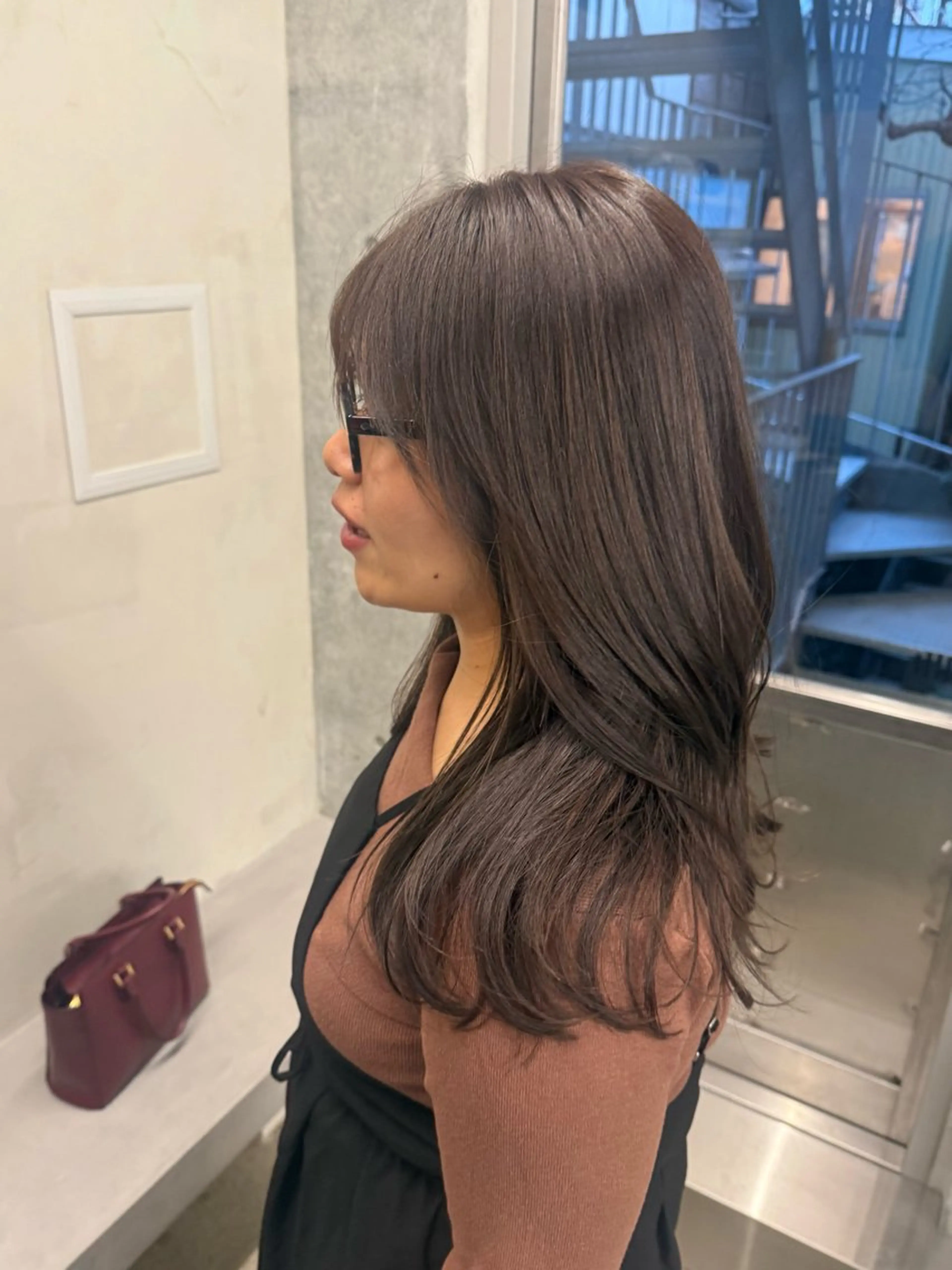 ロング カラー ロングレイヤー アッシュ ベージュカラー ブリーチ 透明感カラー カット ヘアカラー トリートメント 誰より丁寧なカット/ 小林輝/レイヤーのヘアスタイル