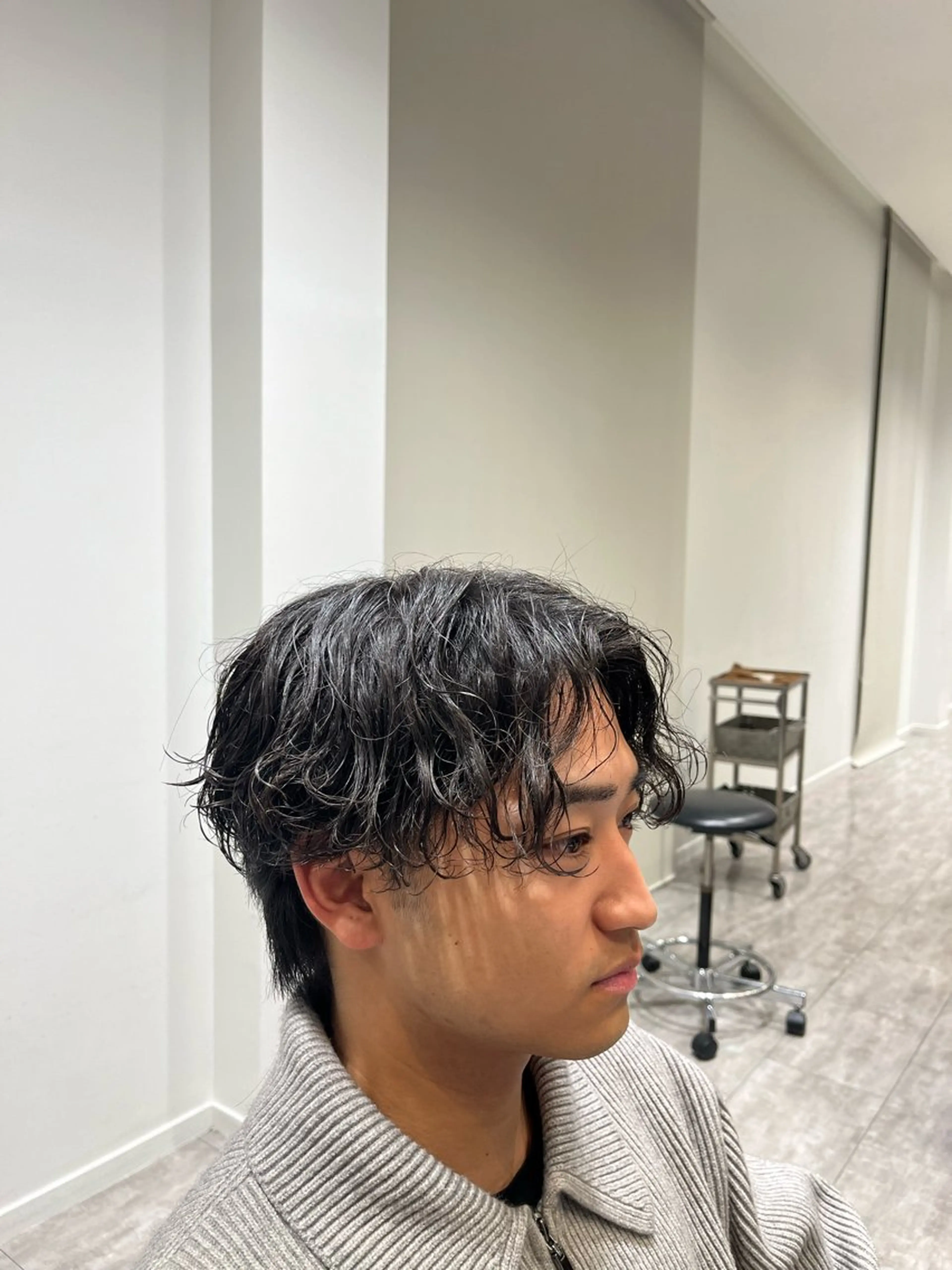 ショート メンズ センターパート 亀井 慎太郎のヘアスタイル