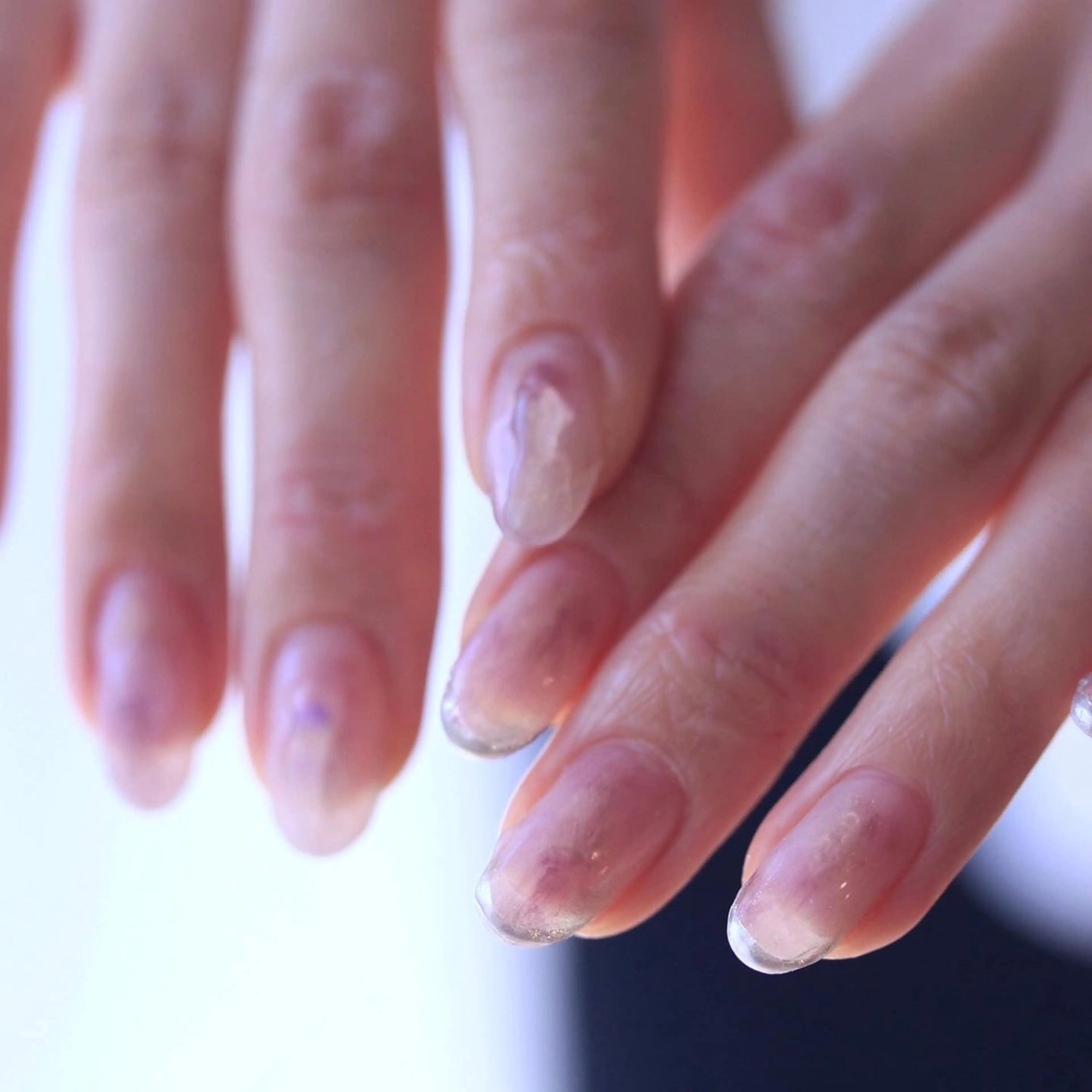 ネイル クリアネイル 氷ネイル・うるうるネイル ニュアンスネイル オフィスネイル ピンク ハンドネイル Elio所属・Elio 国泰寺のネイルデザイン