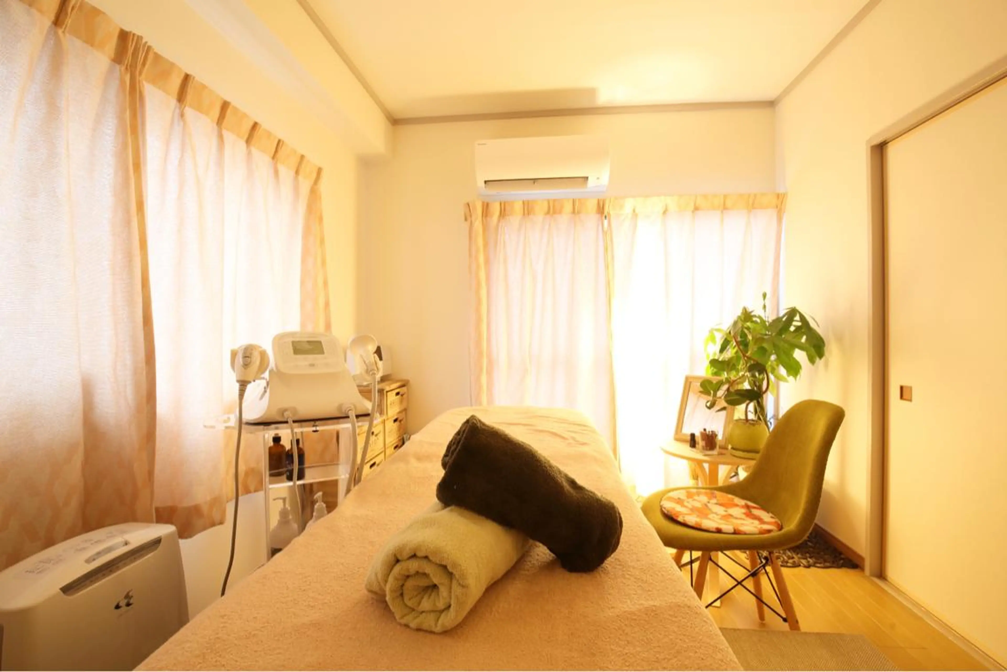 美容鍼灸師 齋藤 麗子のエステ・リラクイメージ