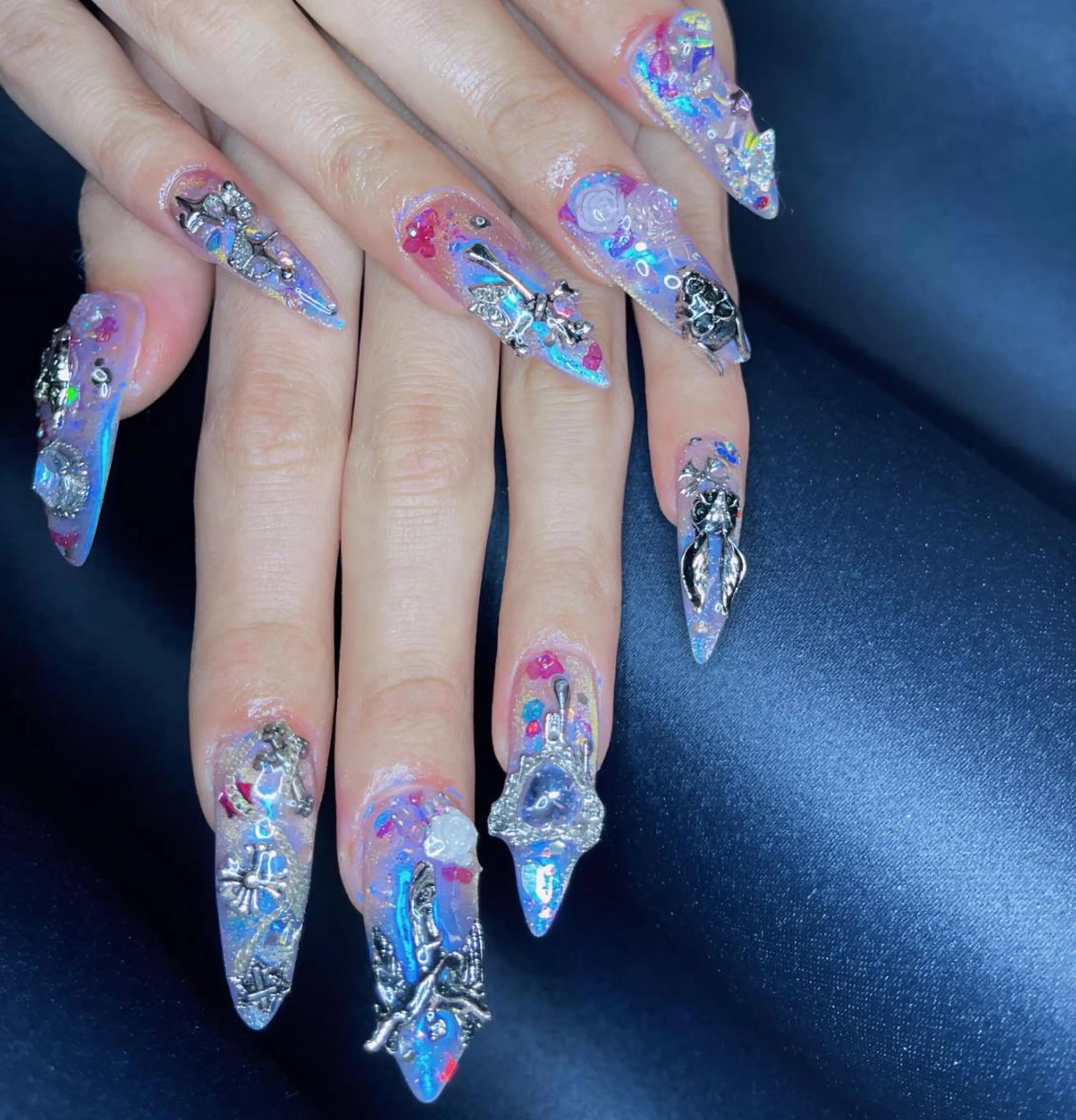 ネイル アートネイル 長さ出し ネイルチップ Queens マオのネイルデザイン