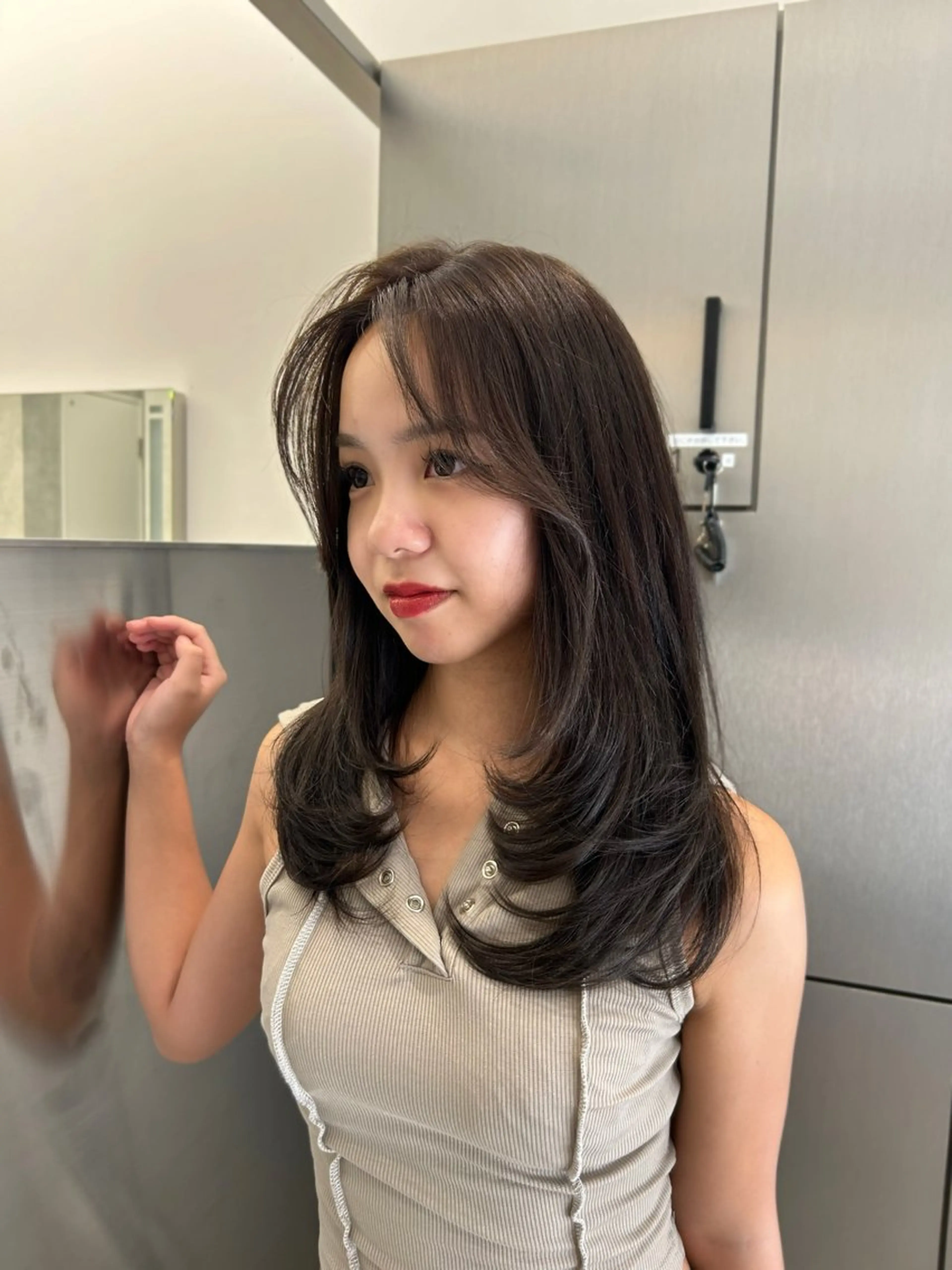 ロング ロングレイヤー 顔まわりレイヤー 顔周りカット ハイライト レイヤーカット カット トリートメント 大人レイヤー/艶美髪 🇺🇸TOMONAのヘアスタイル