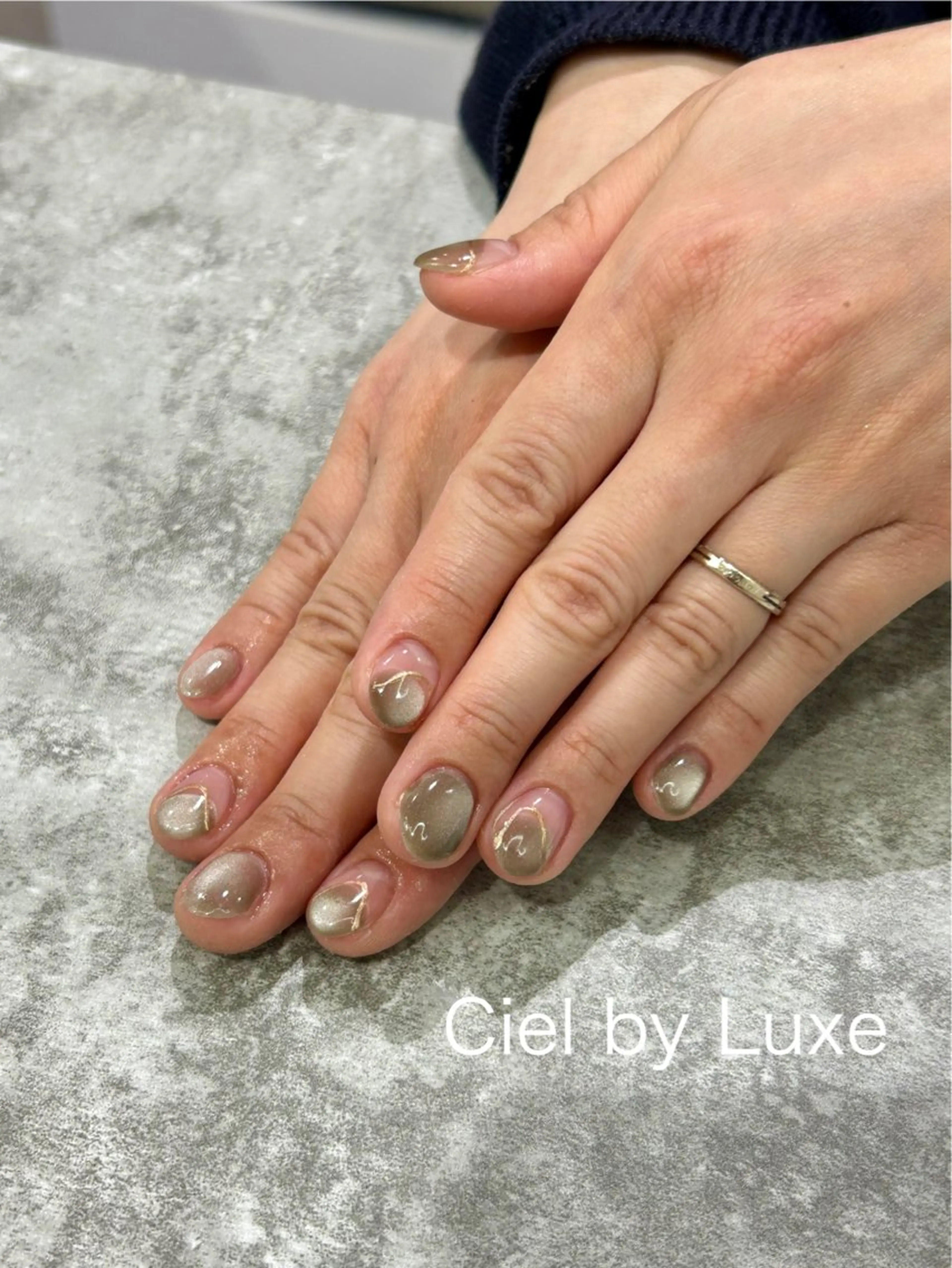 ネイル マグネットネイル CielbyLuxe manamiのネイルデザイン