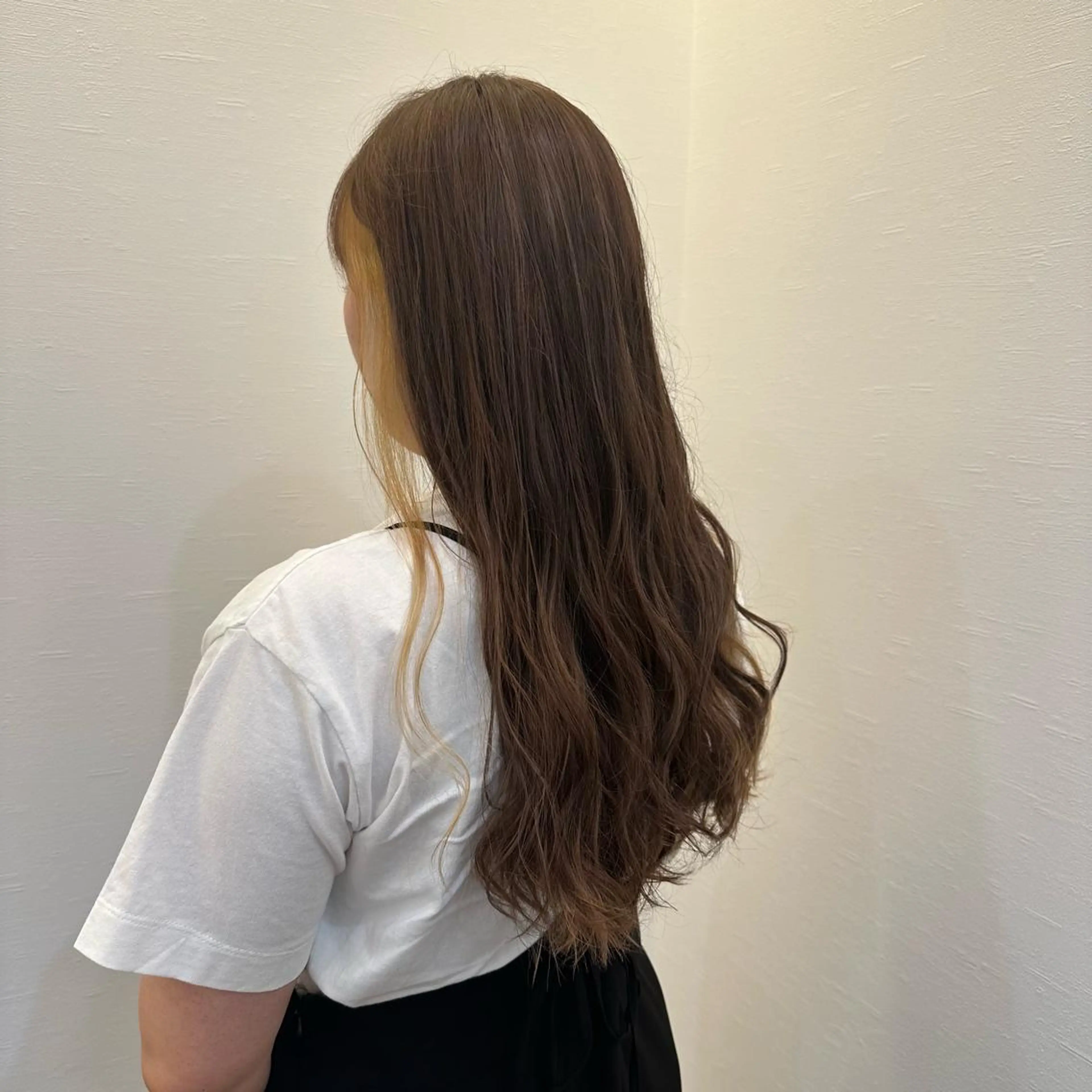 カラー ツノガイ エリのヘアスタイル