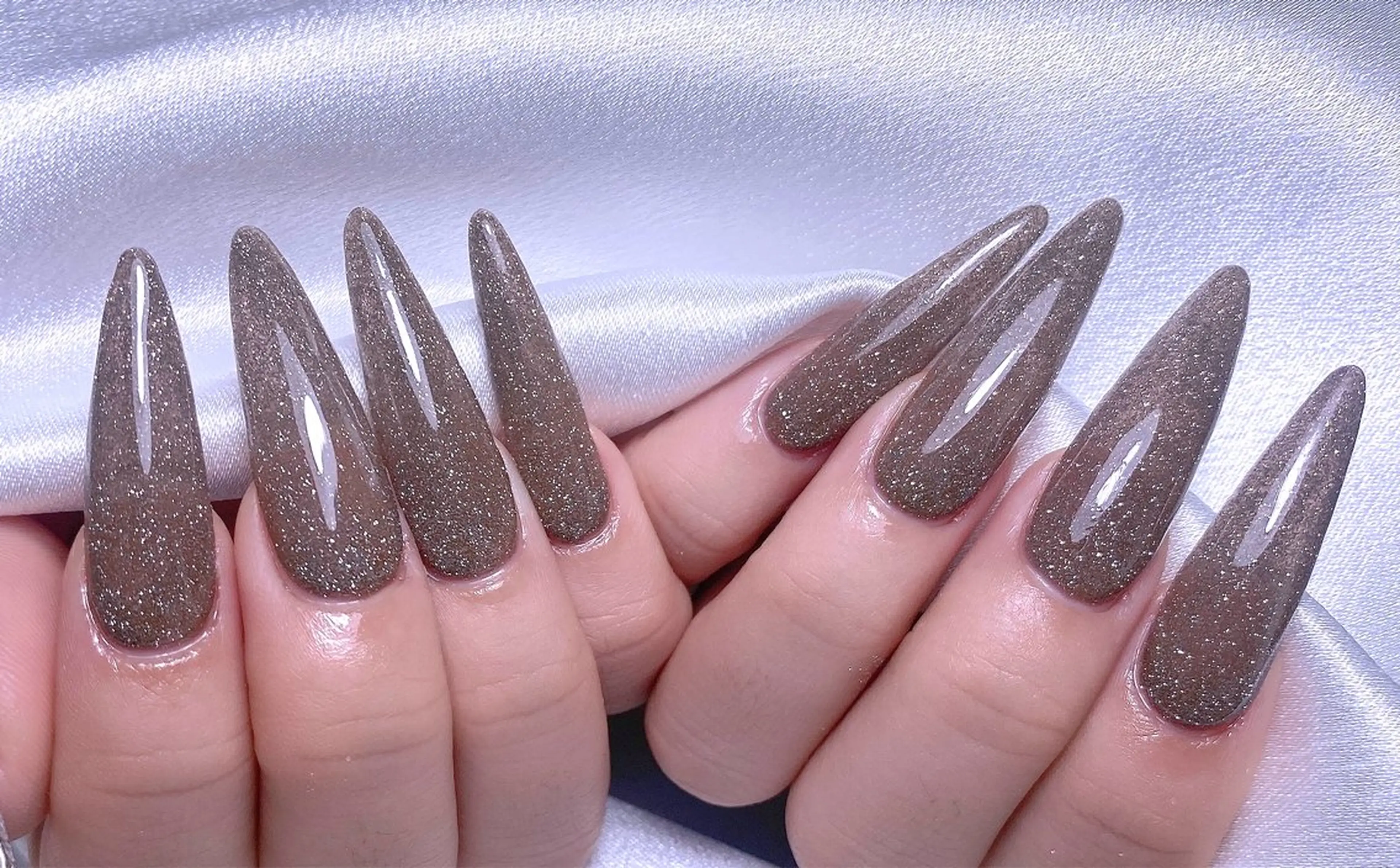 ネイル ブルー チークネイル フレンチネイル ハート ホログラムネイル 美爪パラジェル導入店 Sunnilyのネイルデザイン