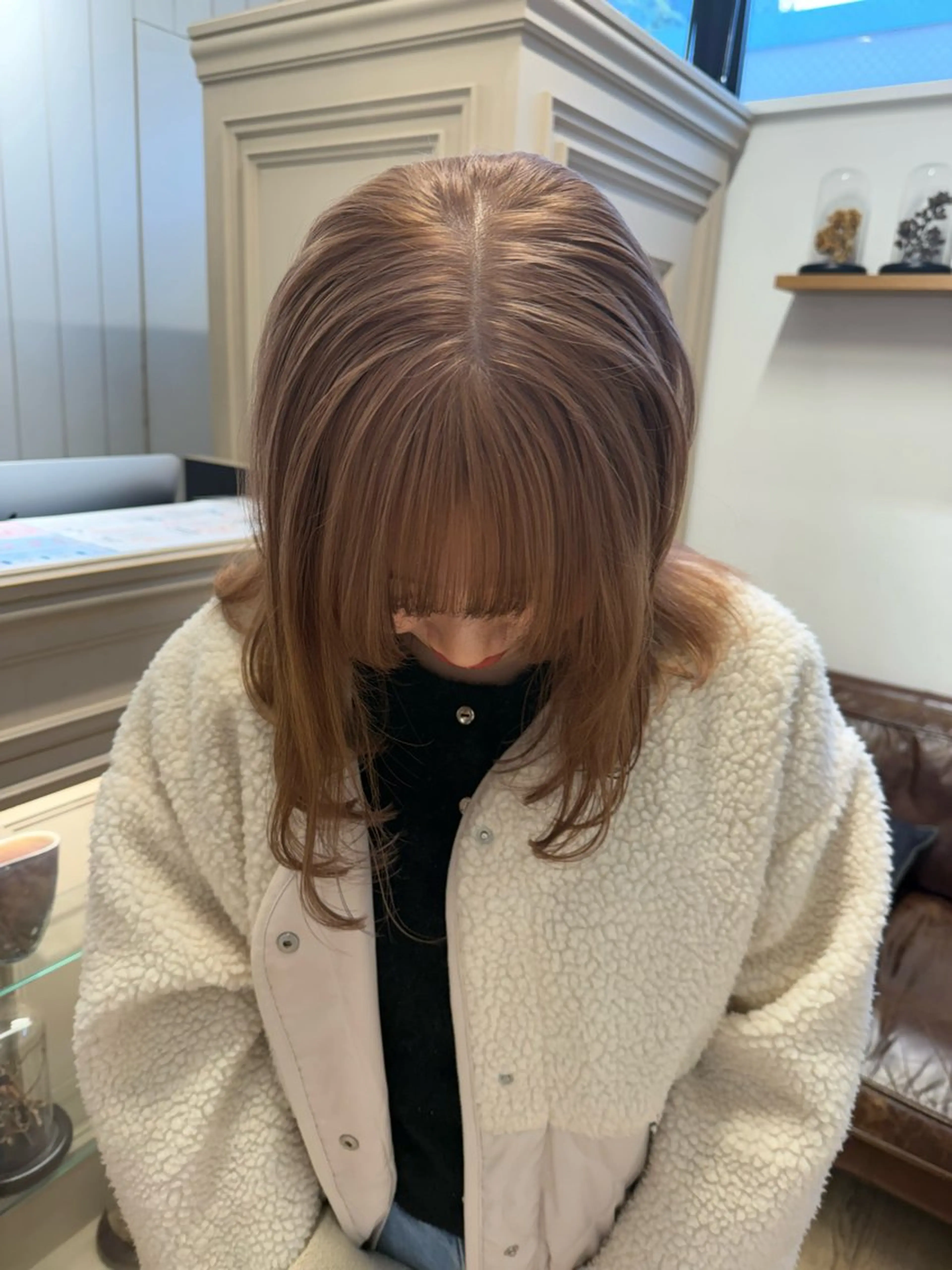 ミディアム カラー ミルクティー× グレージュMOMOのヘアスタイル