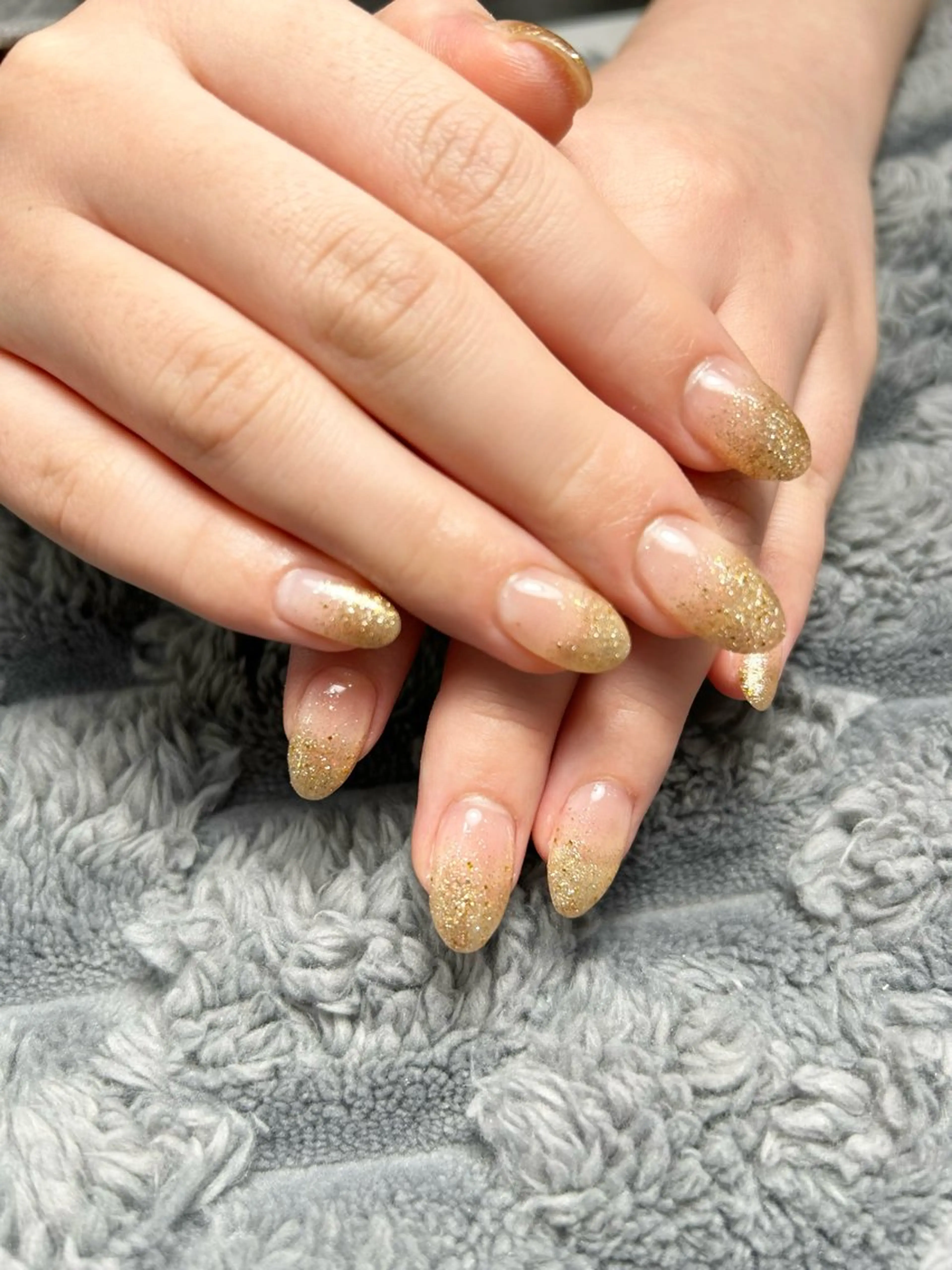 ネイル ゴールド ラメ(グリッター) ラメグラデーション ハンドネイル Poppo MEIのネイルデザイン