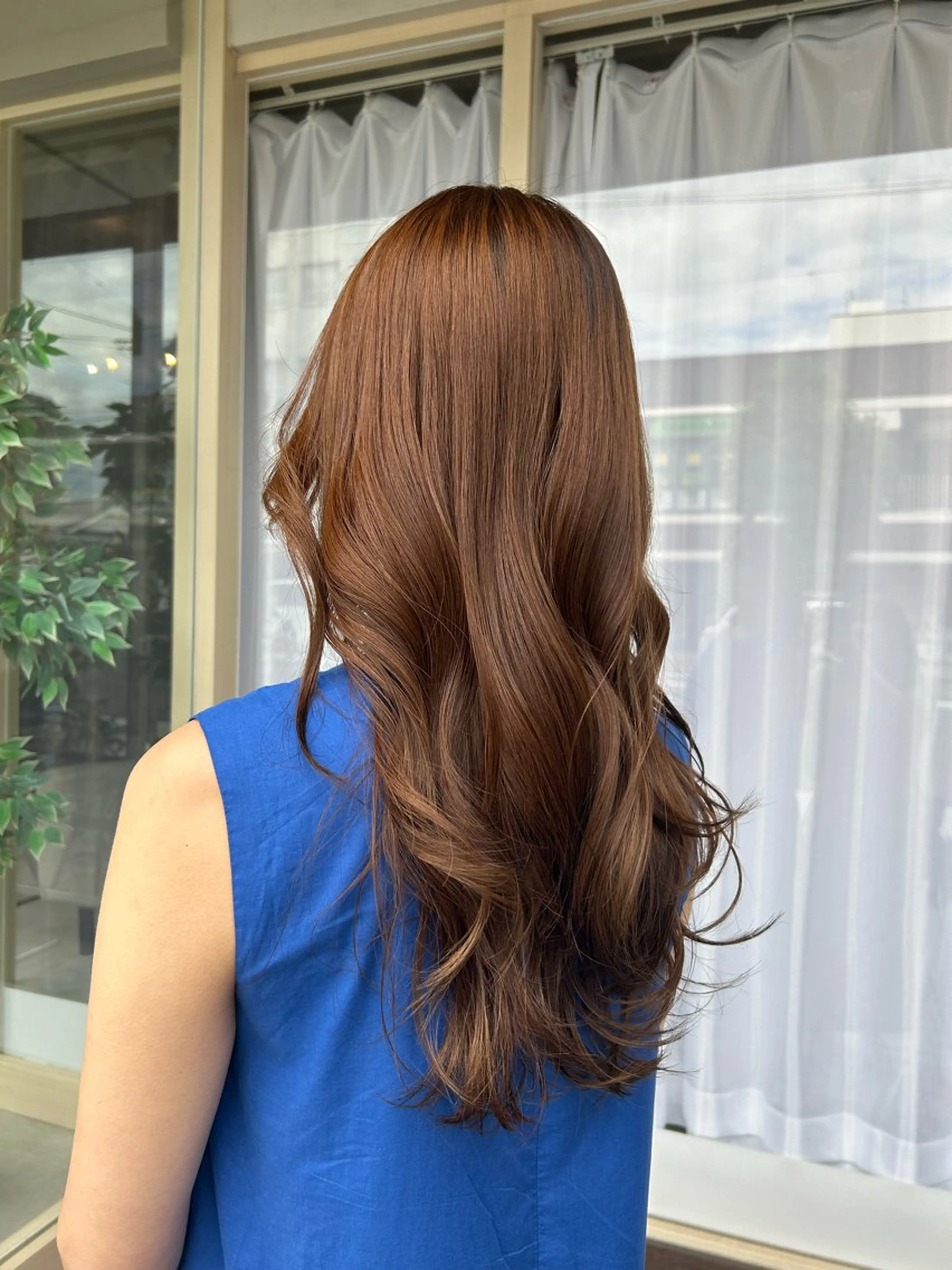 ロング カラー 川筋 桃果のヘアスタイル