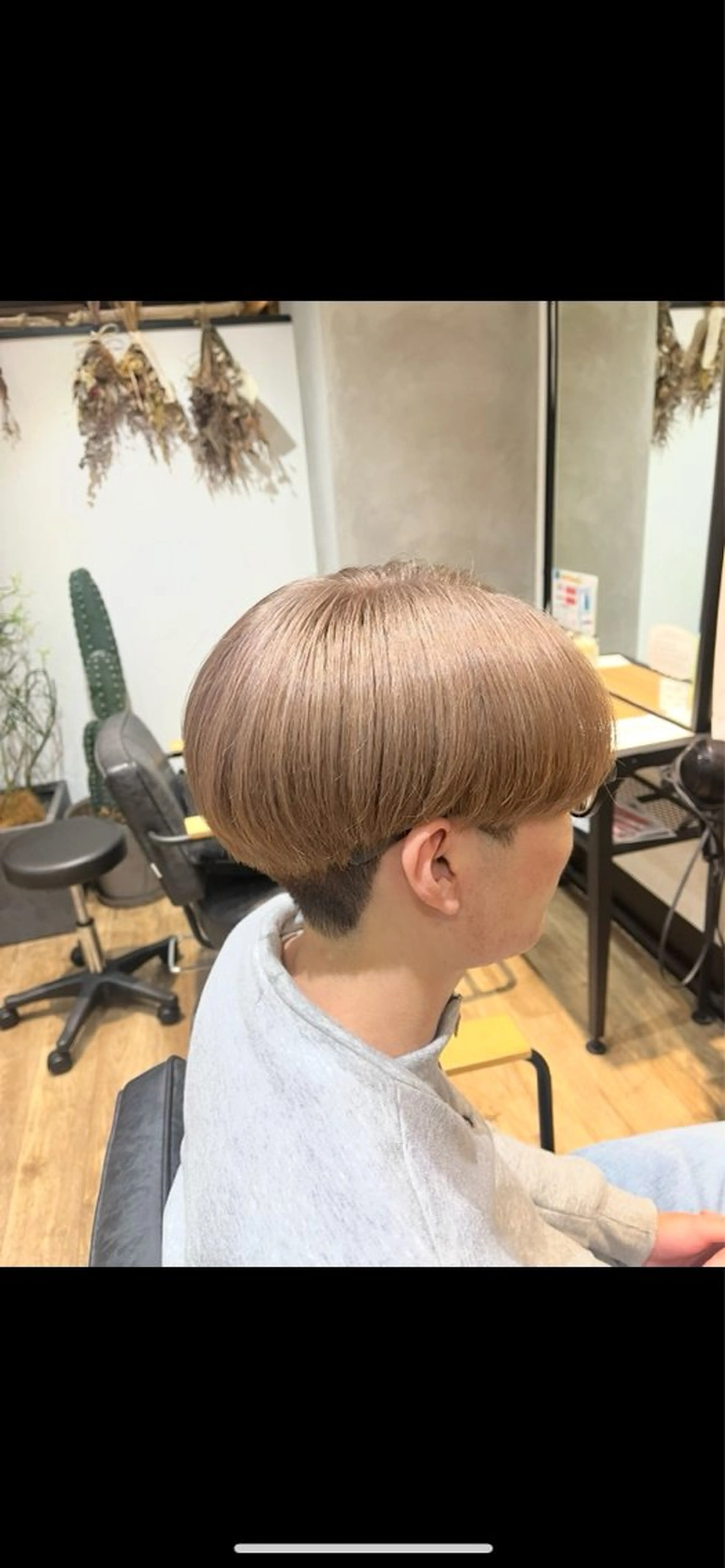 ミディアム カラー メンズ ミディアムパーマ メンズブリーチ ダウンパーマ フェードカット メンズハイライト カット ヘアカラー メンズカット/パーマ 久田良和のヘアスタイル