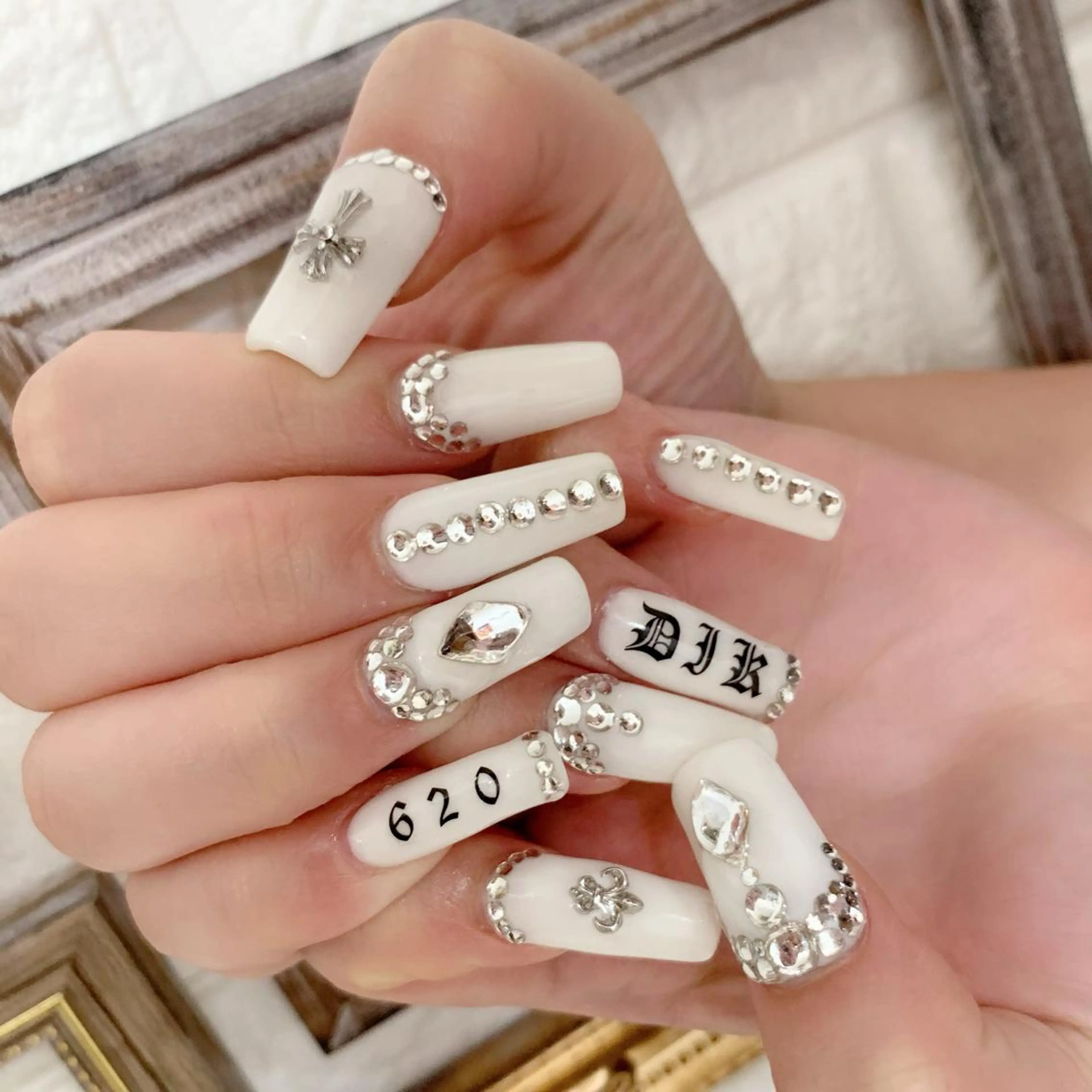 ネイル アートネイル スカルプネイル 山田 真里のネイルデザイン