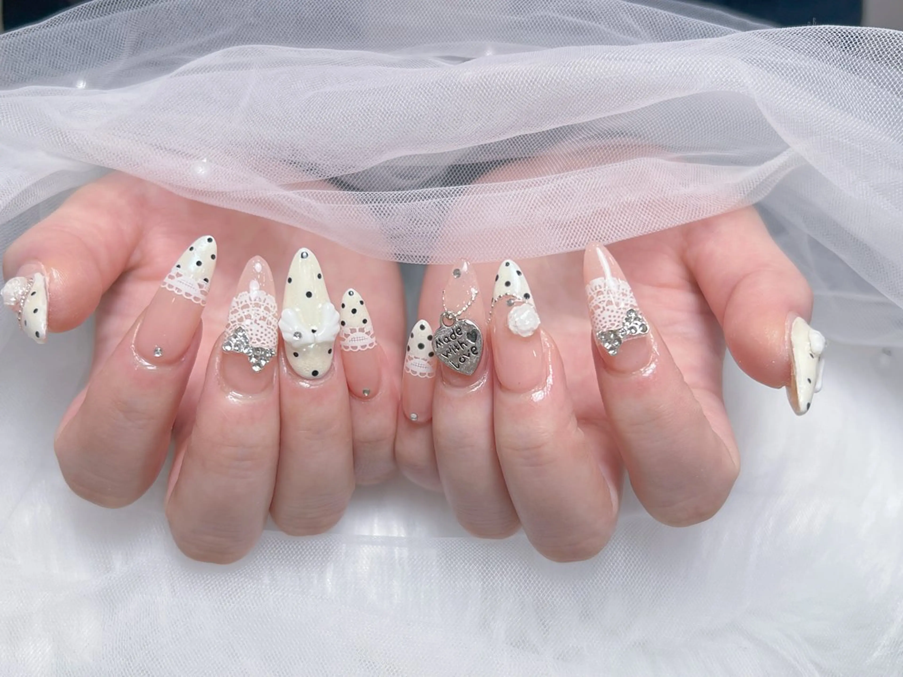 ネイル アートネイル オーロラネイル チークネイル 長さ出し フットネイル Miya _nailのネイルデザイン