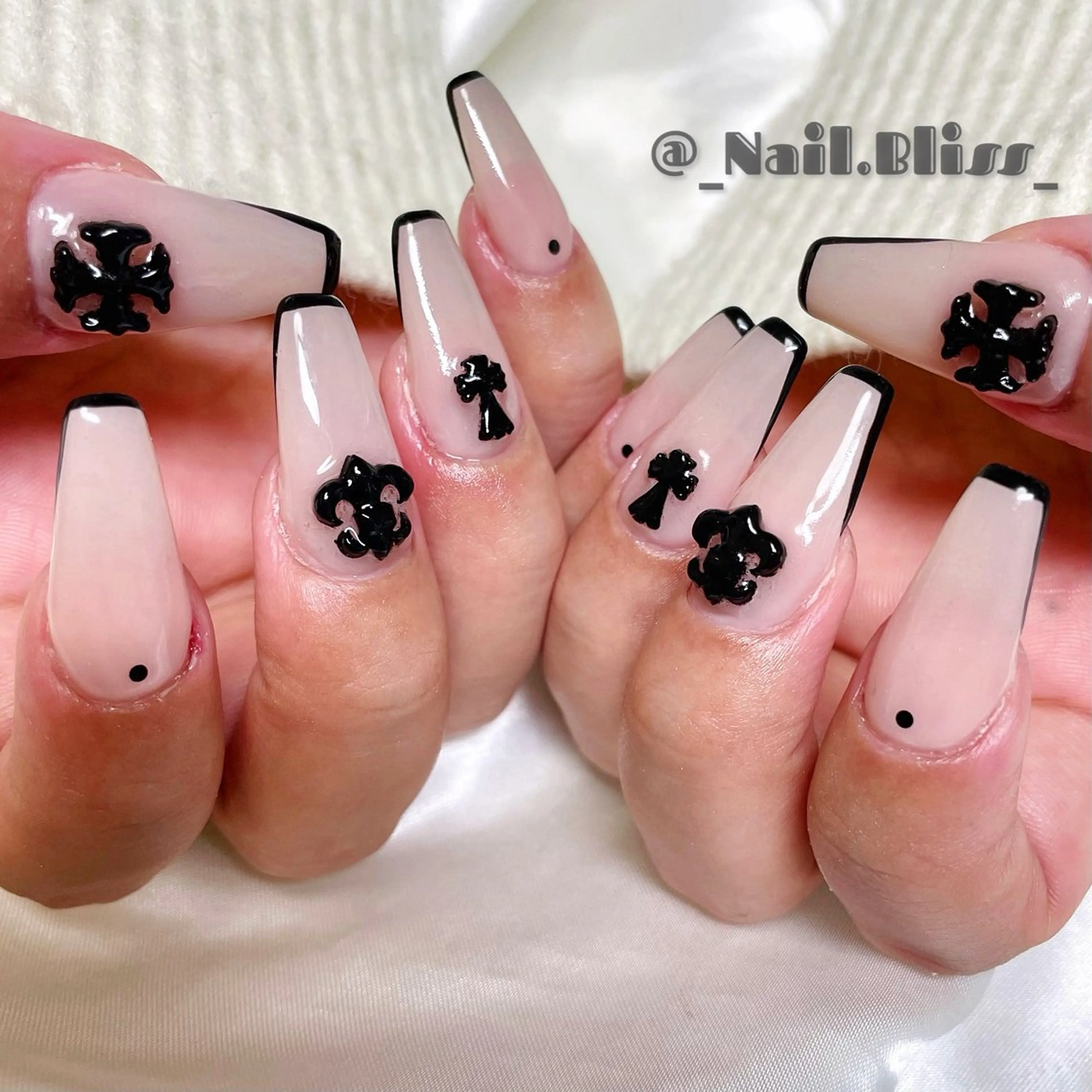 ネイル フレンチネイル ハンドネイル NAIL BLISSのネイルデザイン