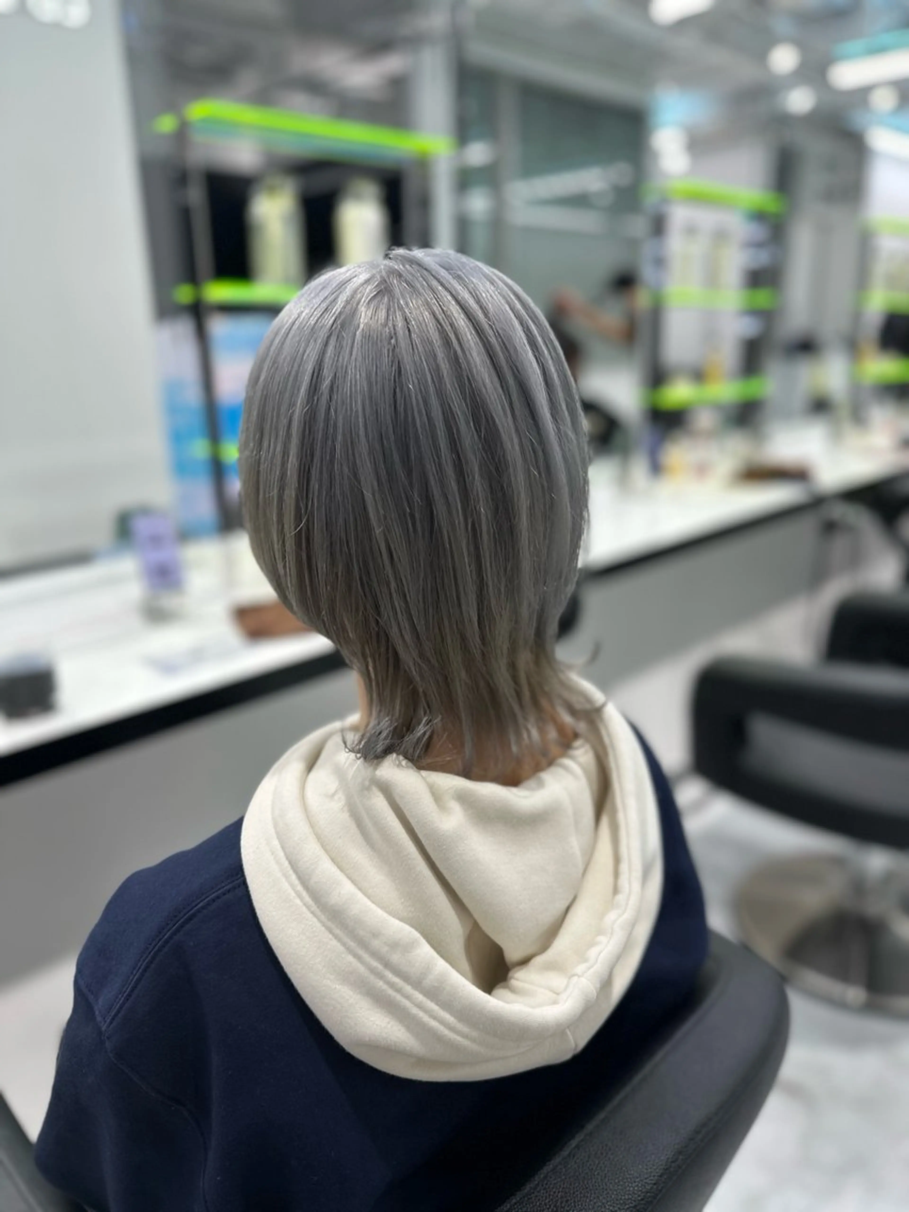 ショート カラー ヘアカラー ヘッドスパ 🫧ハイトーン🫧 ベージュ🫧徹哉のヘアスタイル