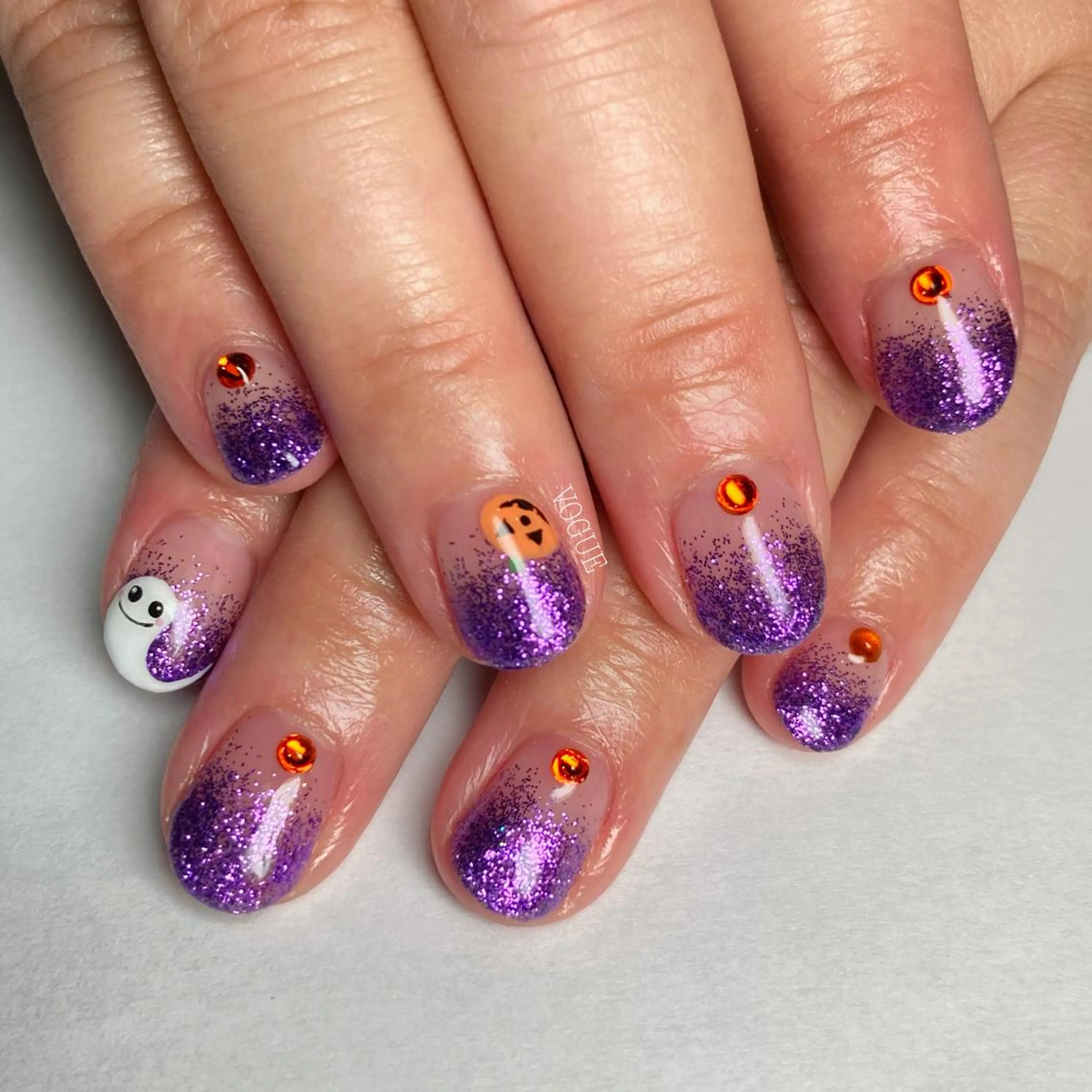 ネイル ハンドネイル VOGUE ×SWANのネイルデザイン