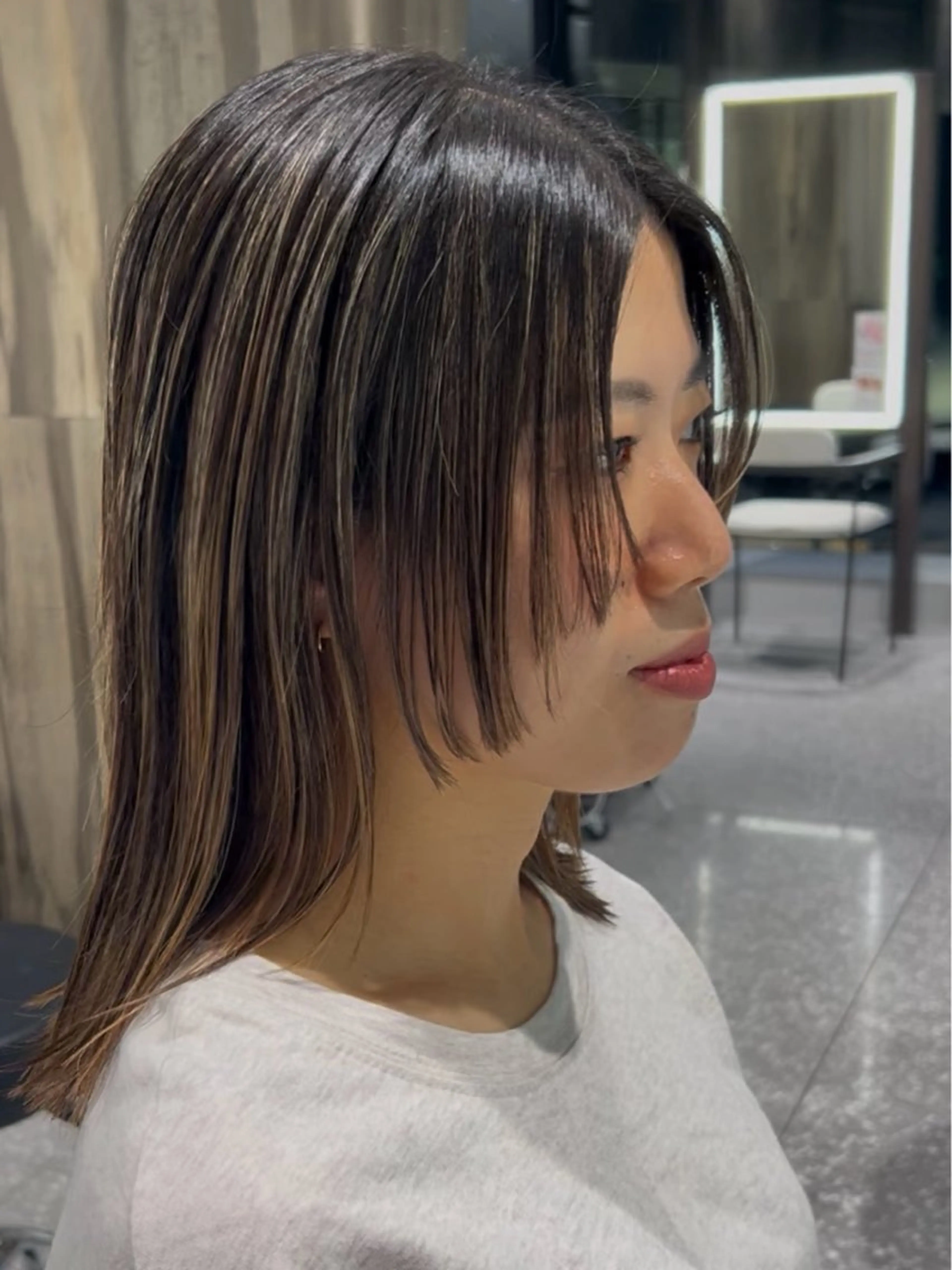 ミディアム 田中 亜澄のヘアスタイル