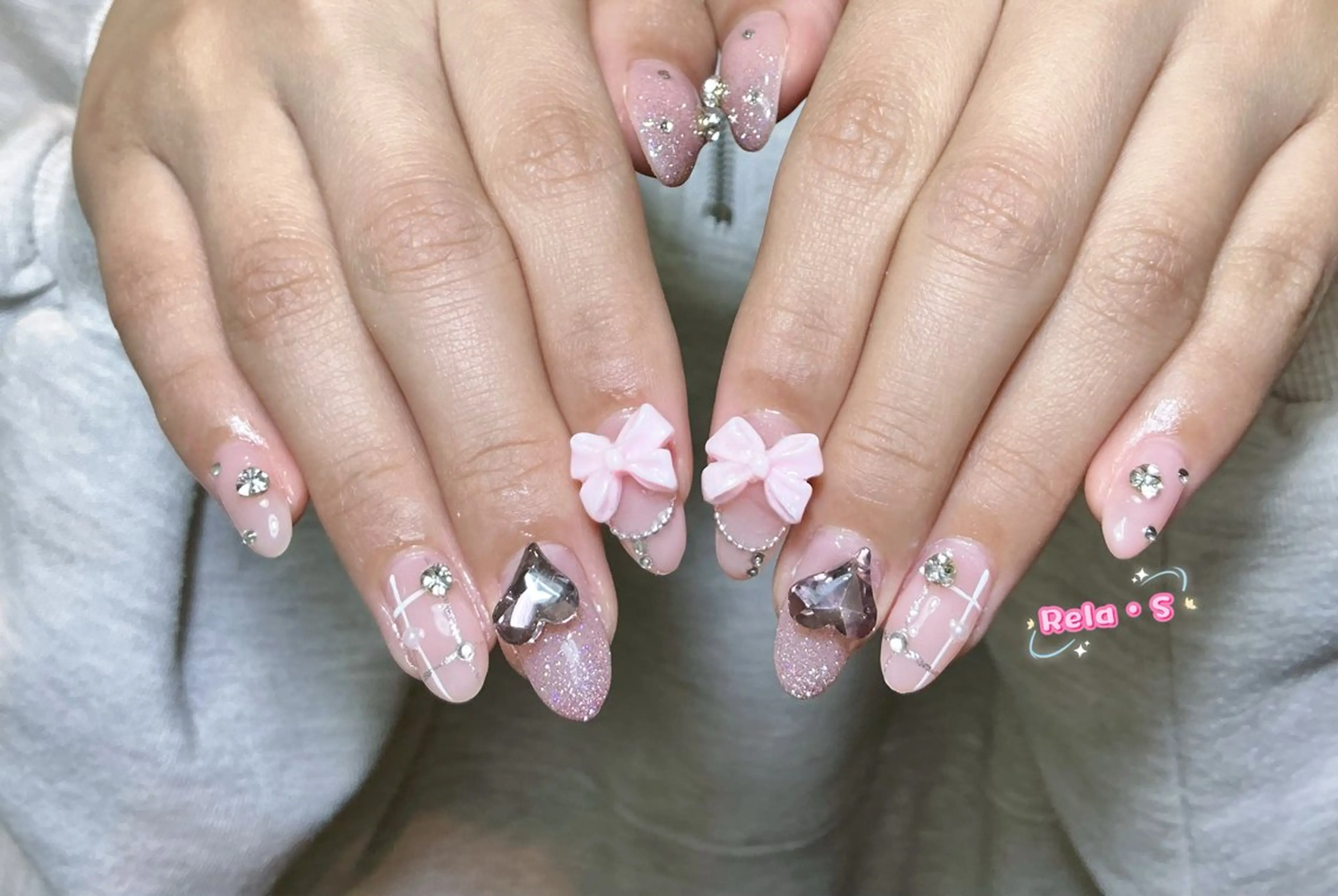 ネイル オーロラネイル 長さ出し フレンチネイル ジェルネイル ガラスフレンチ ハンドネイル Rela・S NAILのネイルデザイン
