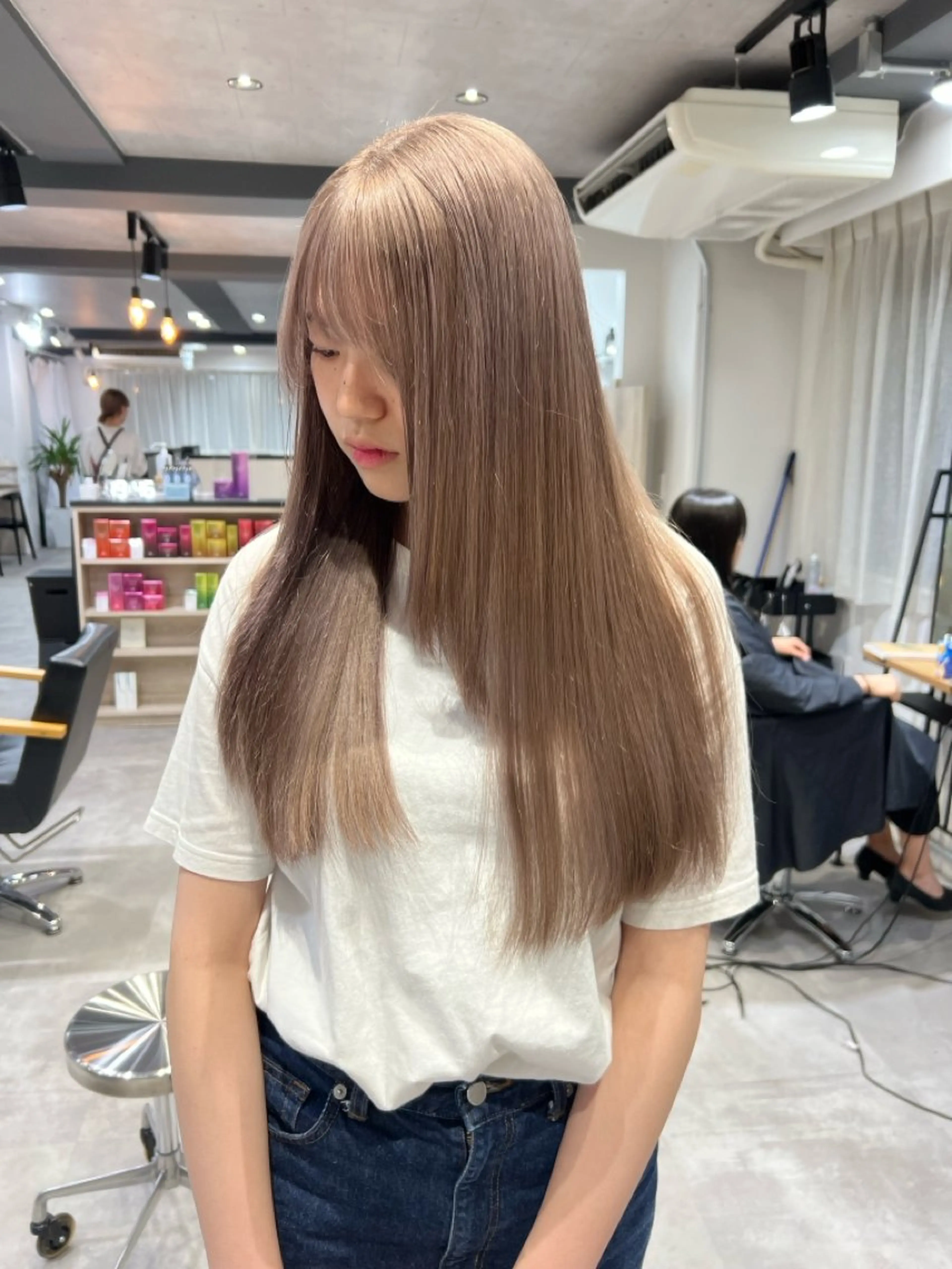 セミロング カラー ヘアカラー トリートメント ヘアセット ☘️ブリーチ/ハイト ーン/レイヤー/のヘアスタイル