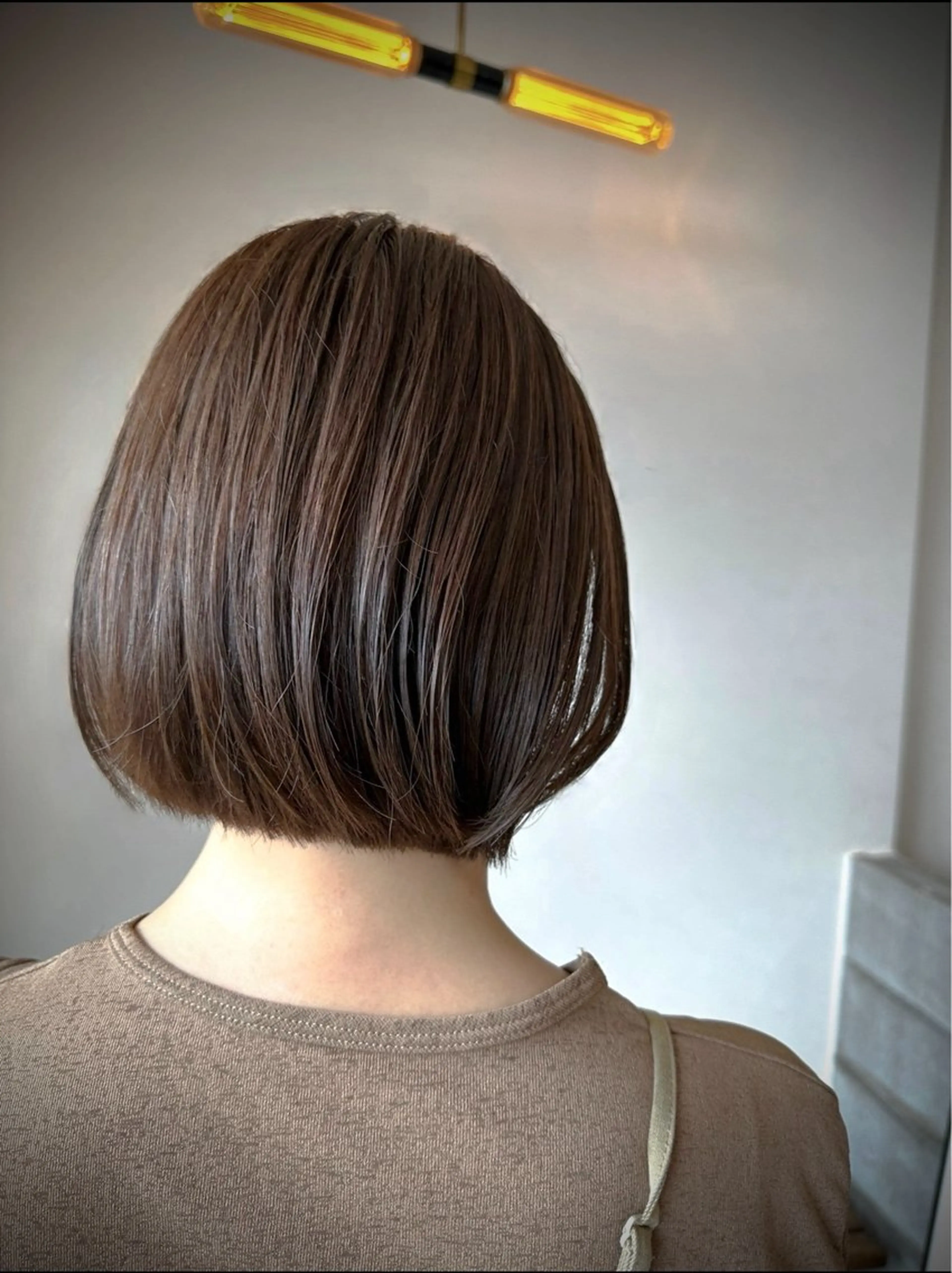 ミディアム カラー 岩村 夏姫のヘアスタイル