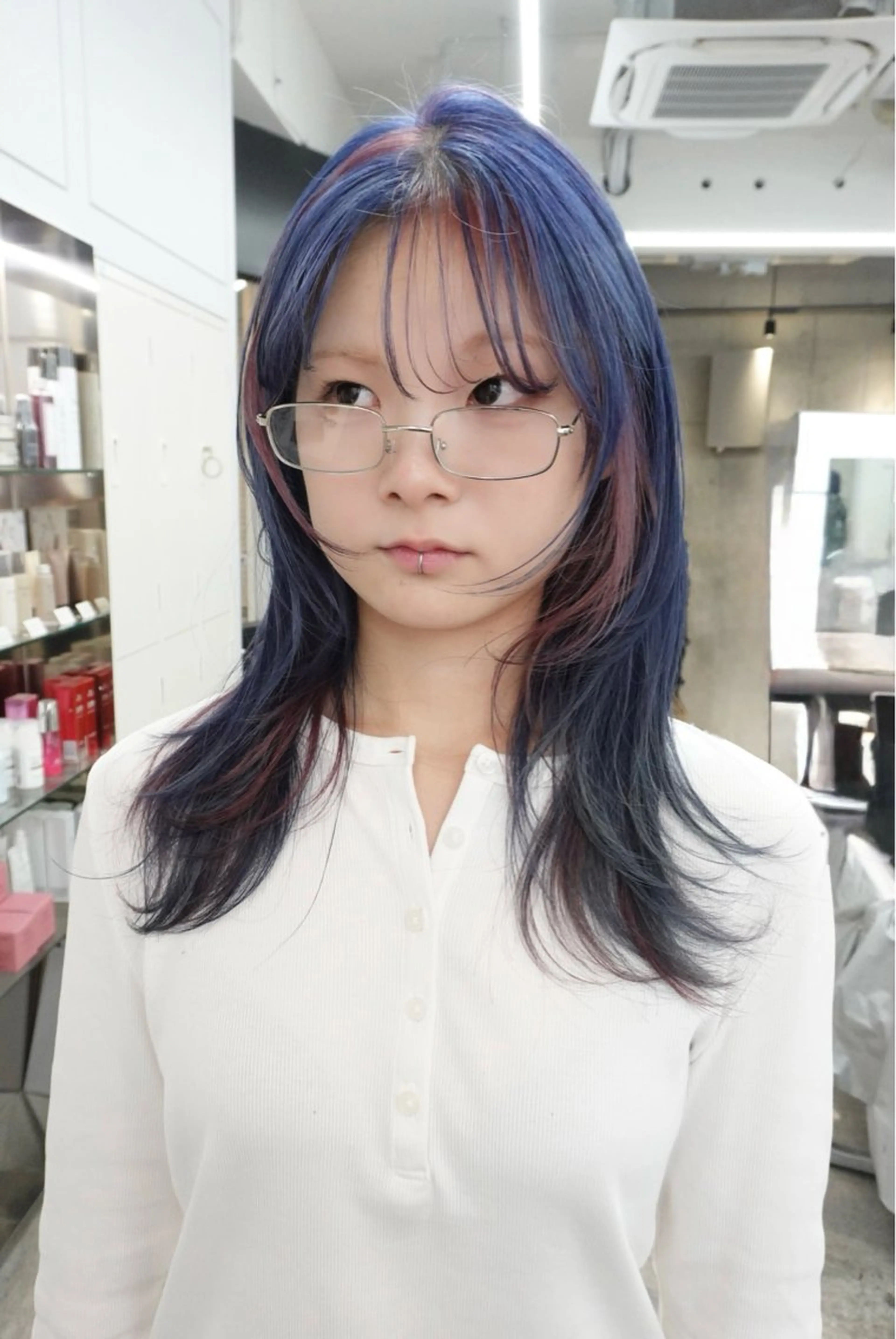 セミロング ヘアカラー ✨ブリーチ/顔周り レイヤー¦YUKA✨のヘアスタイル