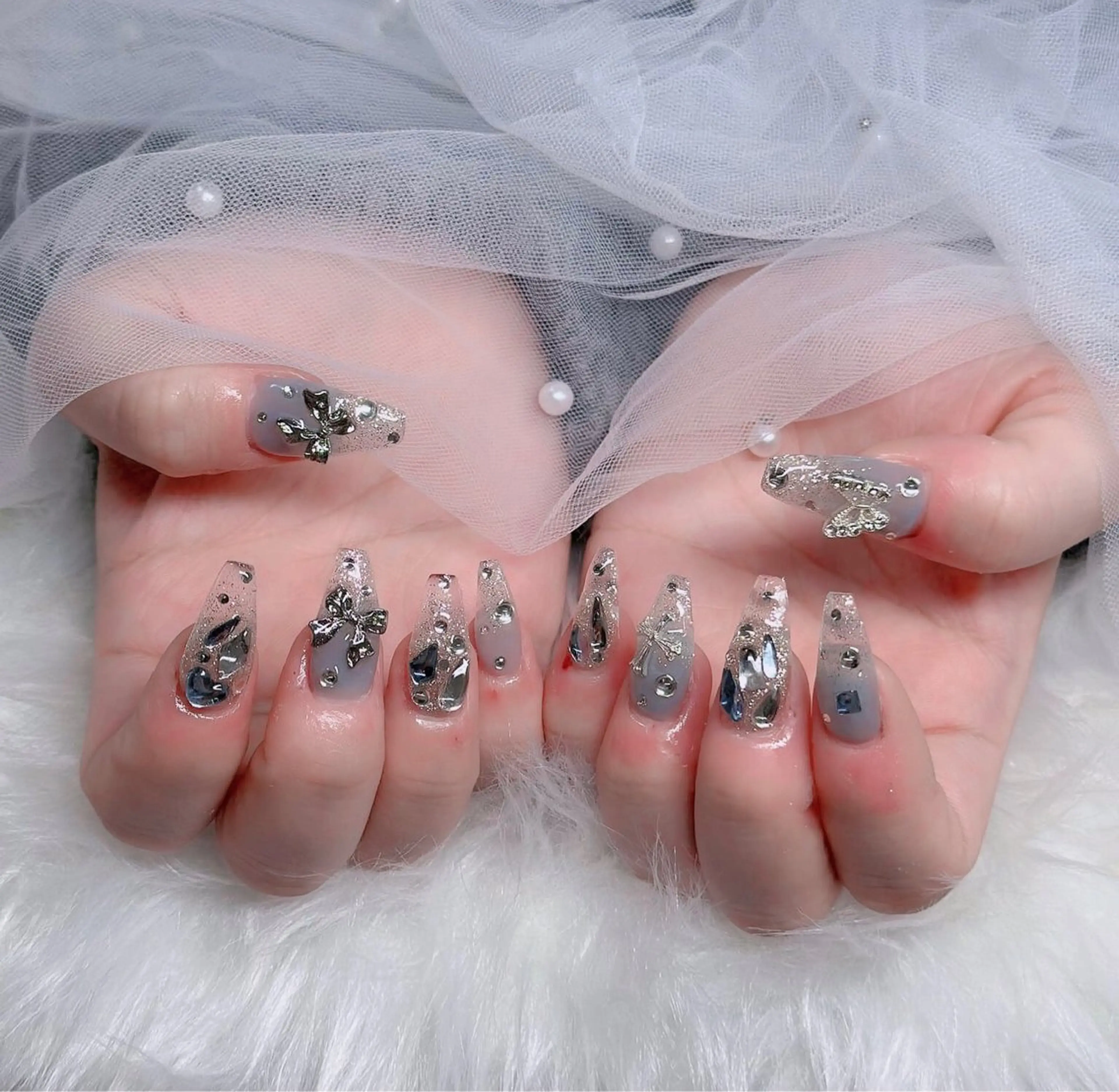 ネイル オーロラネイル フレンチネイル ジェルネイル ハロウィン キラキラネイル ハンドネイル H.baby Nail Salonのネイルデザイン