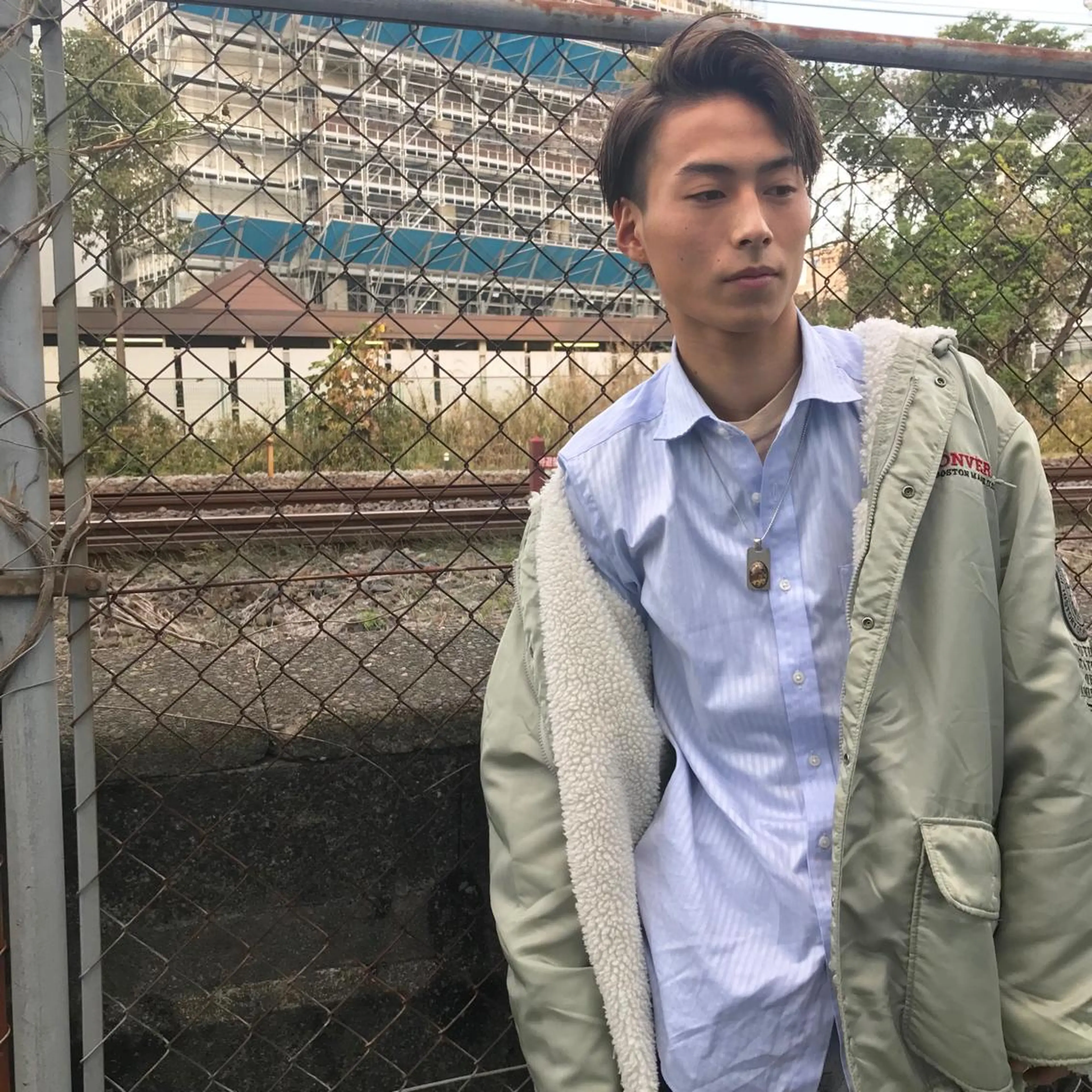 ショート カラー メンズ マッシュ ベージュカラー かきあげバング Vir by browのヘアスタイル