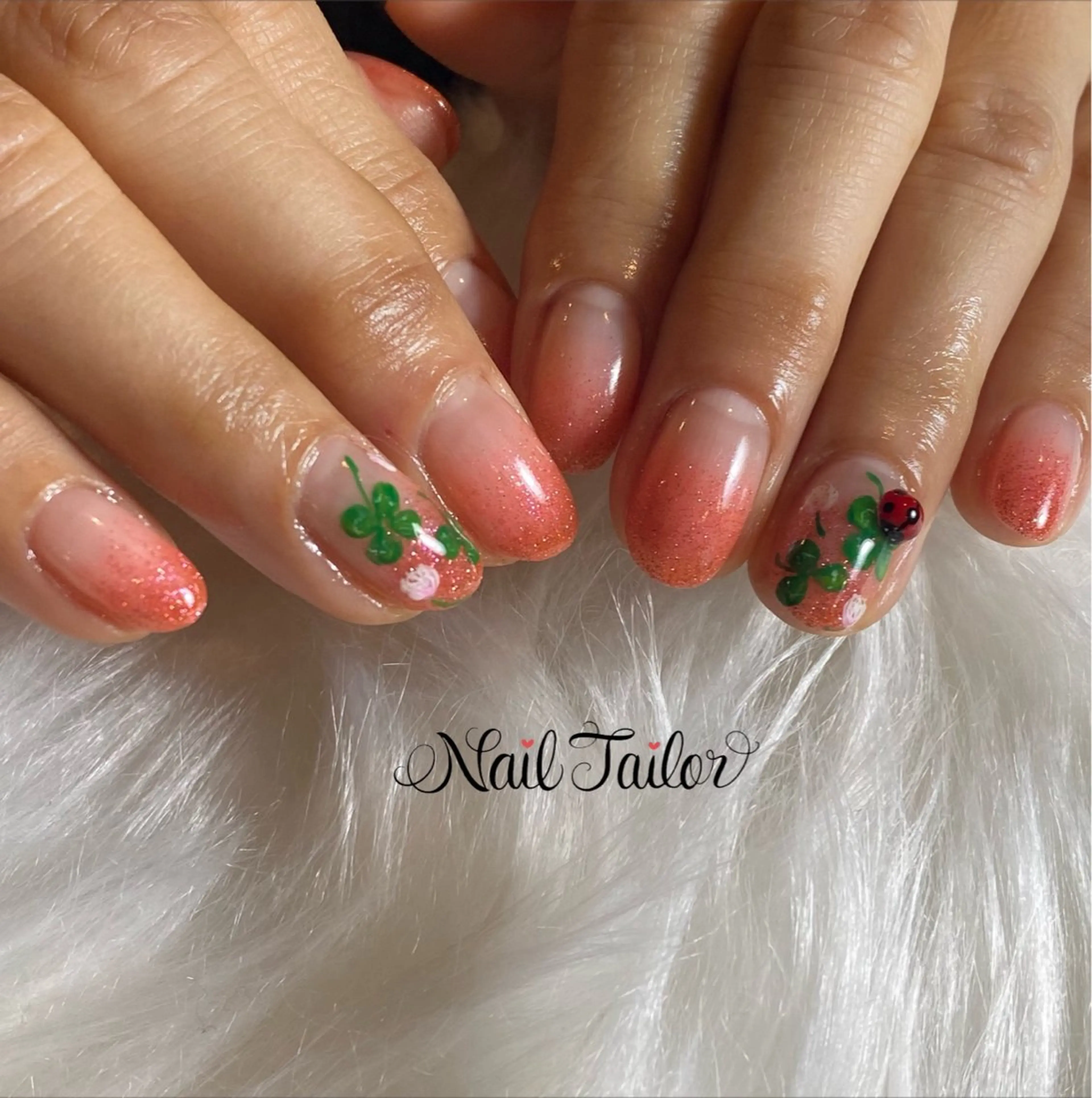 ネイル アートネイル グラデーション キラキラネイル ラメ(グリッター) ラメグラデーション ハンドネイル NailTailor ネイルテイラーのネイルデザイン