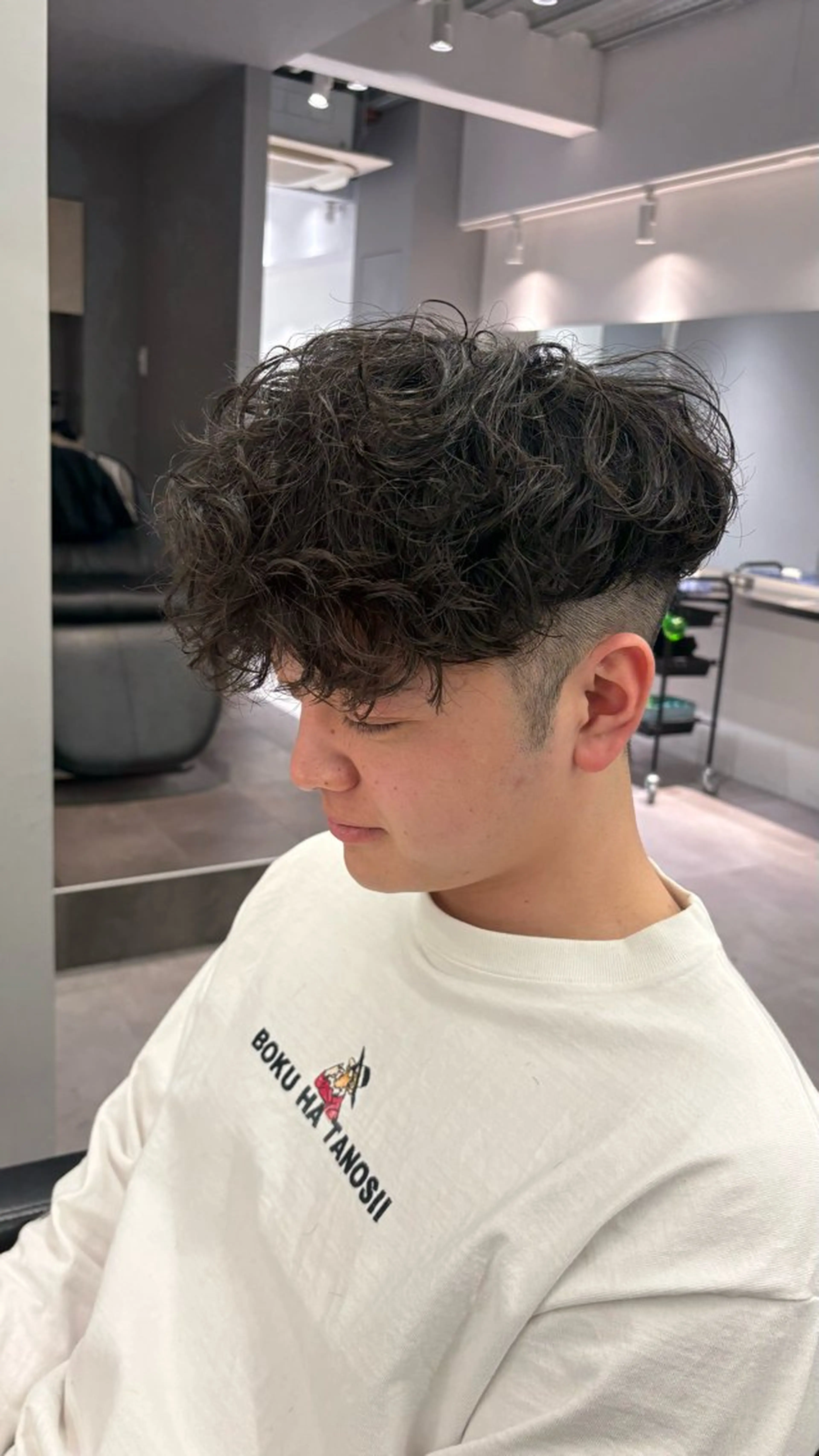 ミディアム パーマ メンズ スペインカール カット パーマ 高橋 周のヘアスタイル