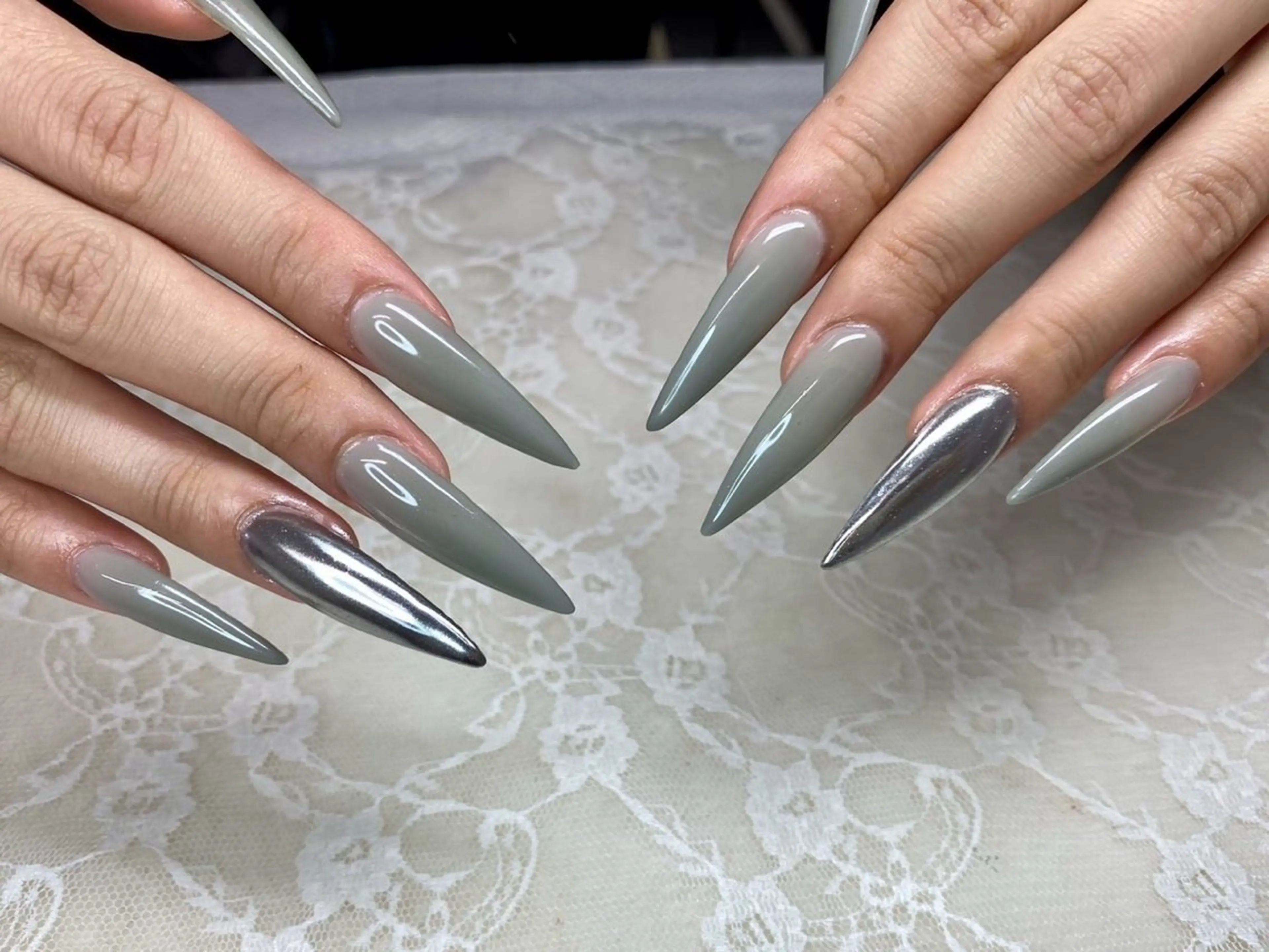 ネイル ロングネイル ミラーネイル スーパーロングネイル ハンドネイル ハンドケア 心斎橋Salon Epokkuのネイルデザイン