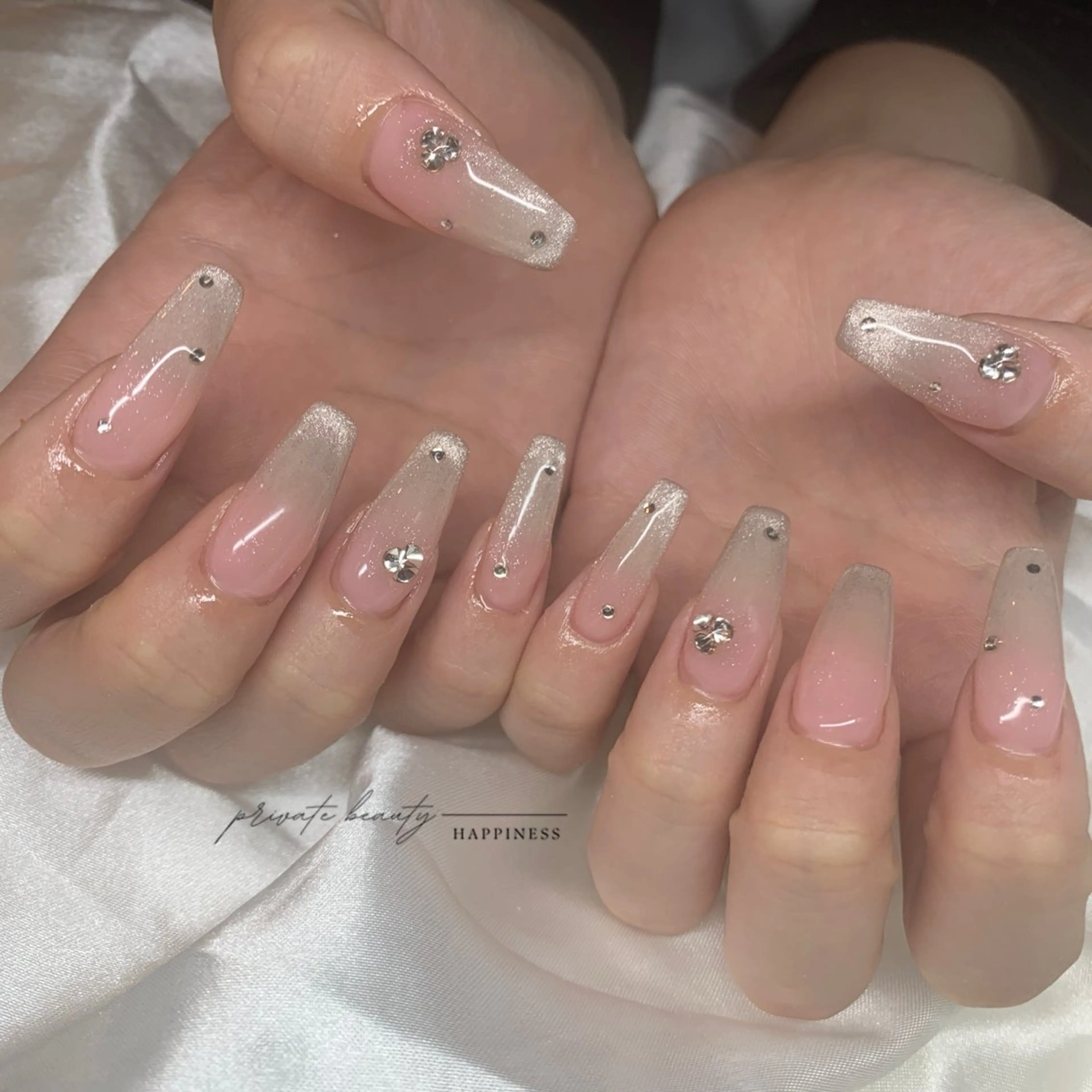 ネイル 長さ出し グラデーション ロングネイル マグネットネイル 持ち込み happiness nailのネイルデザイン