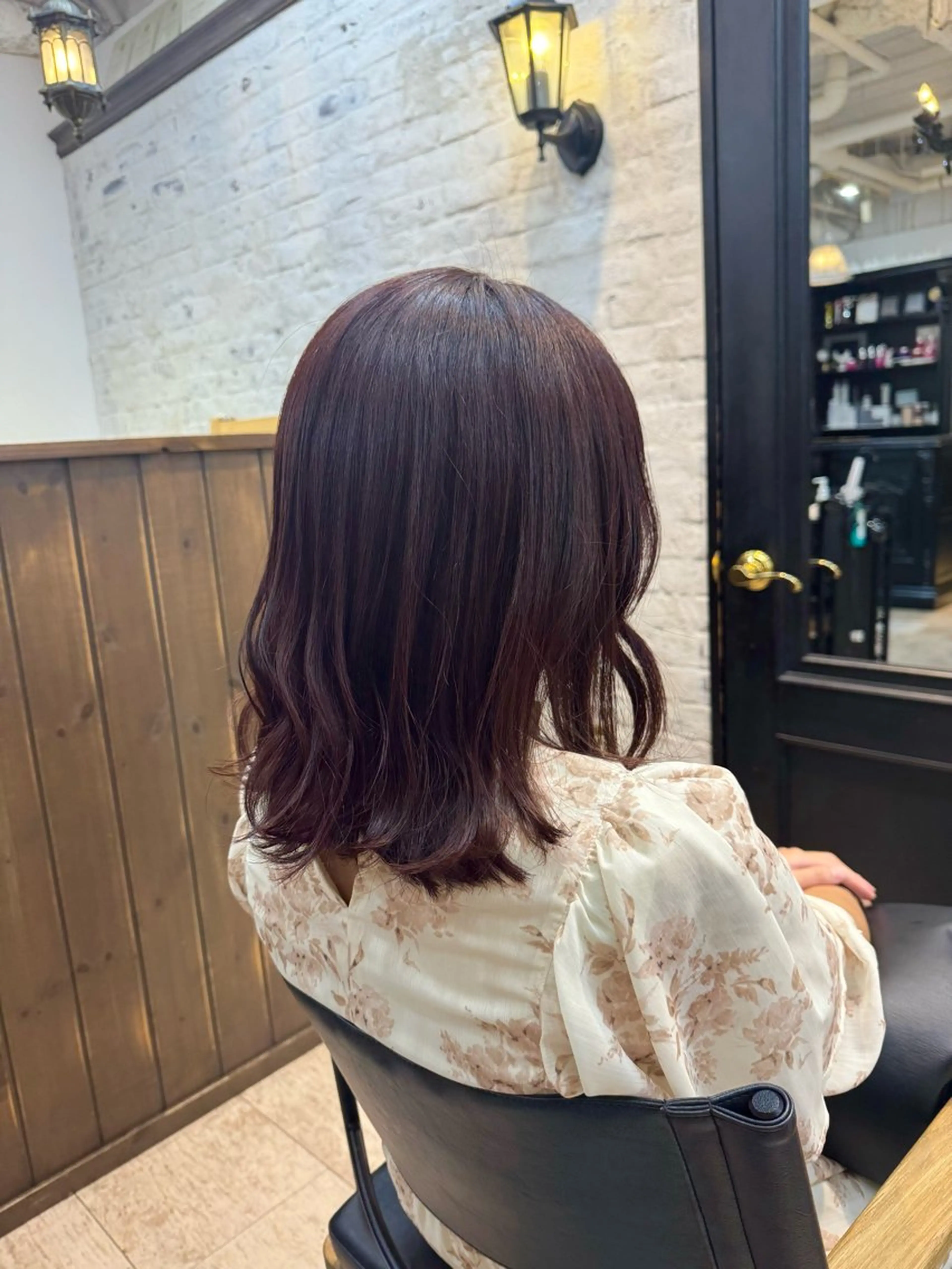 ミディアム カラー 西出 茉燦のヘアスタイル