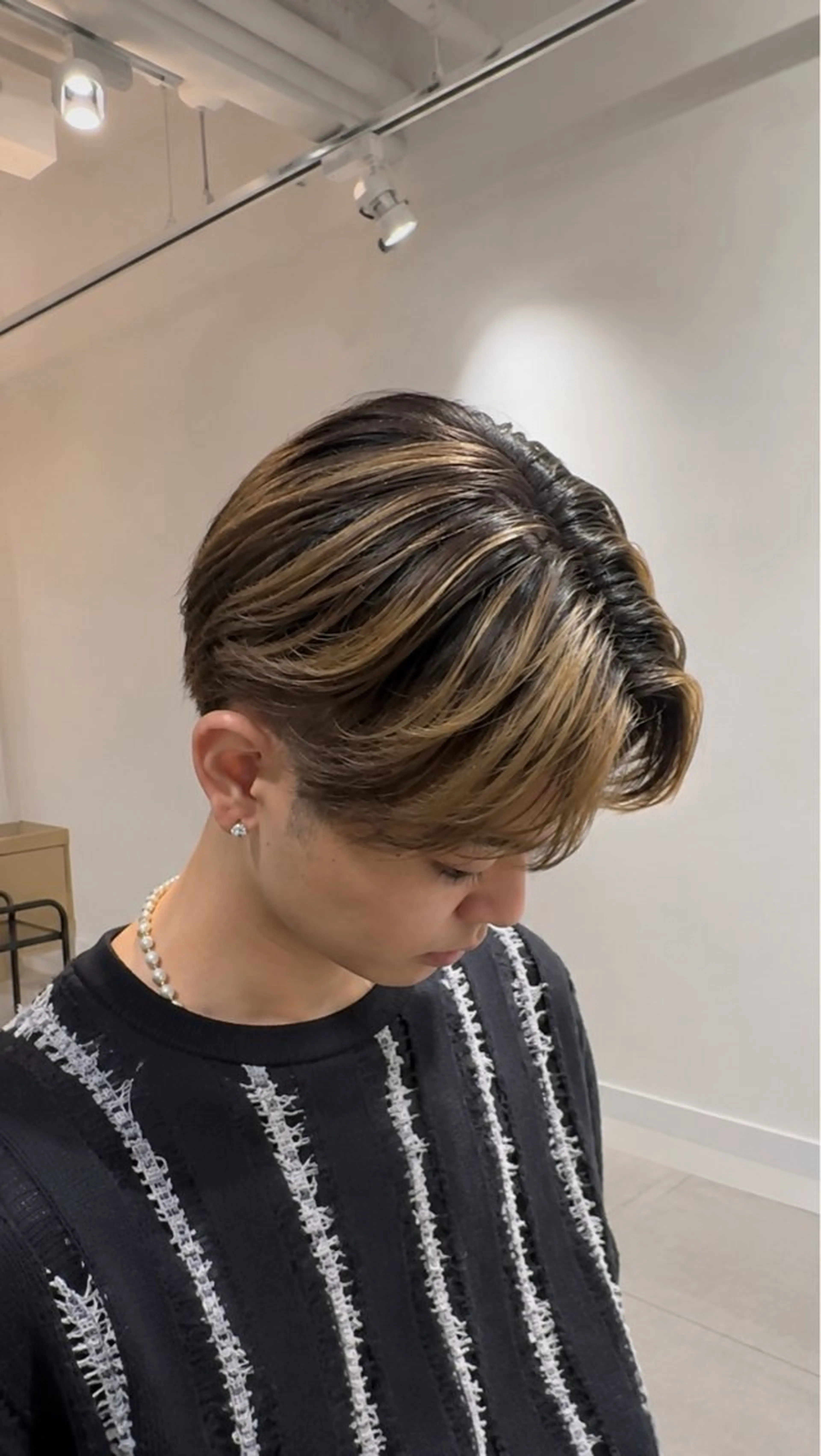 ショート カラー バレイヤージュ ベージュカラー ブリーチ レイヤーカット ヘアカラー バレイヤージュ＆ 高発色カラー／市川のヘアスタイル