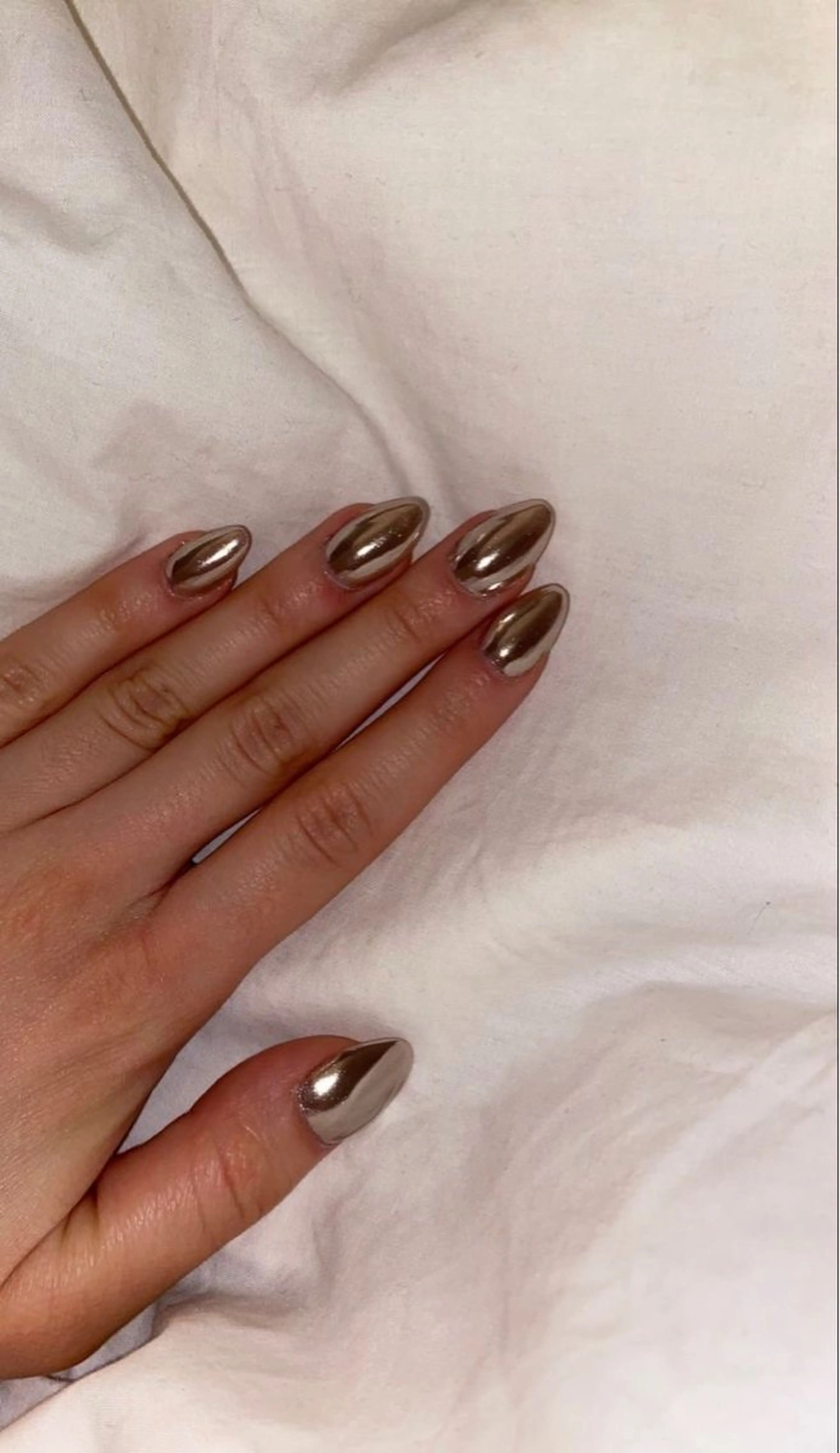 ネイル ハンドネイル Shis_🦄shi 韓国風キラキラネイルのネイルデザイン