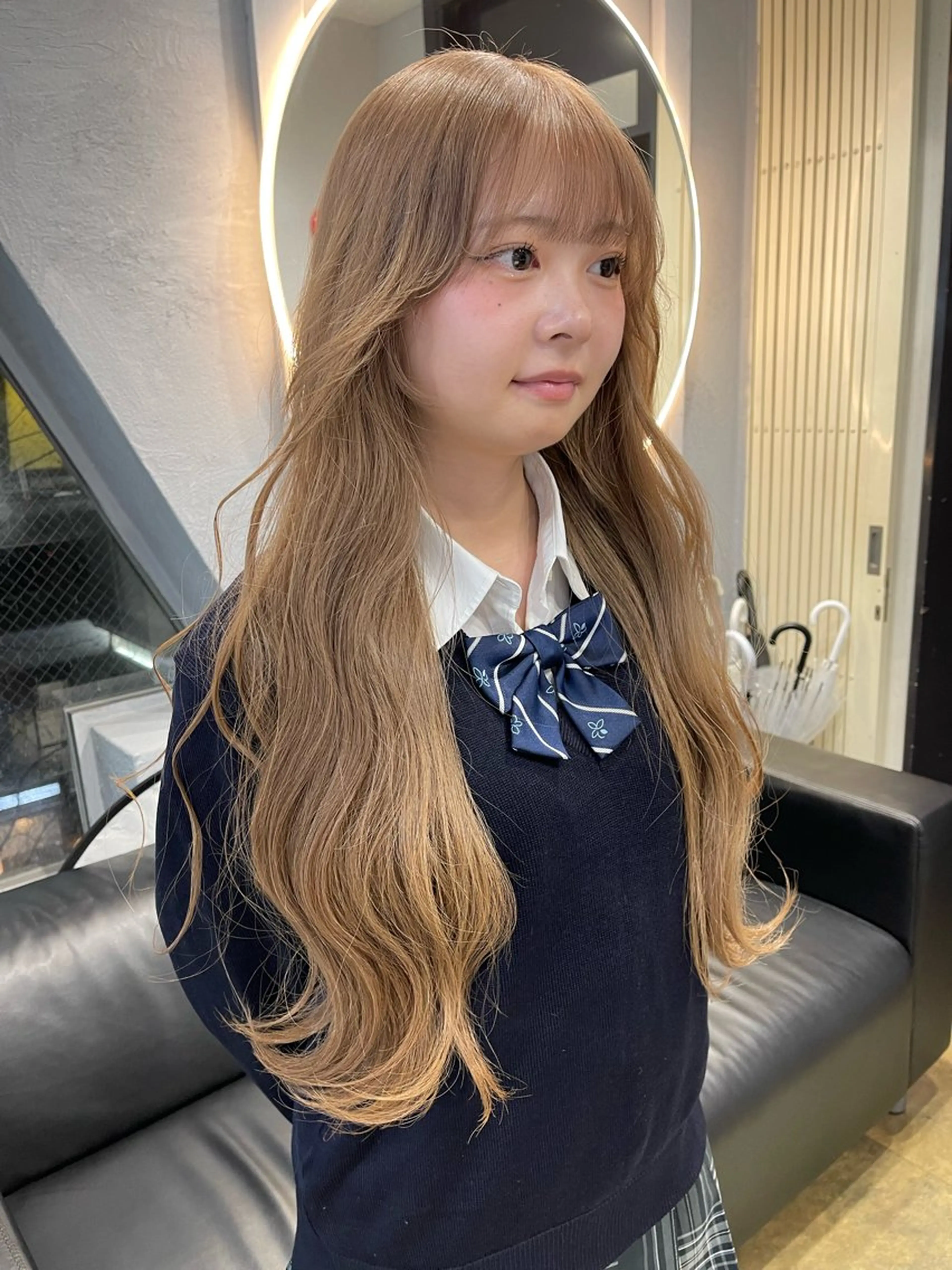 ロング カラー ベージュカラー ブリーチ ケアブリーチ デザインカラー ダブルカラー TATSUブリーチ/ ミルクティーベージュのヘアスタイル