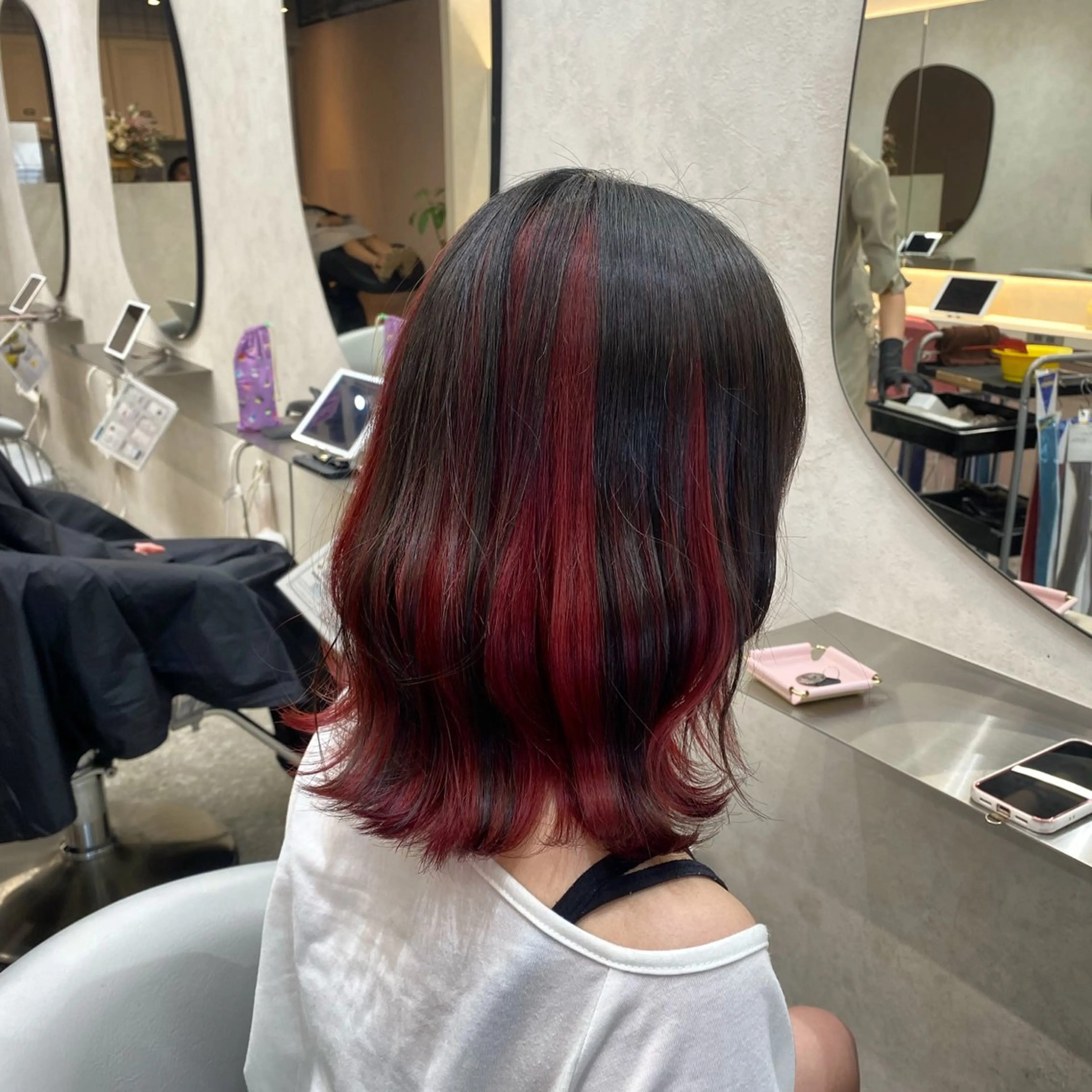 ロング カラー ヘアアレンジ 成人式 シールエクステ ブリーチ ダブルカラー イヤリングカラー エクステ なな 顔周りカット /シールエクステのヘアスタイル