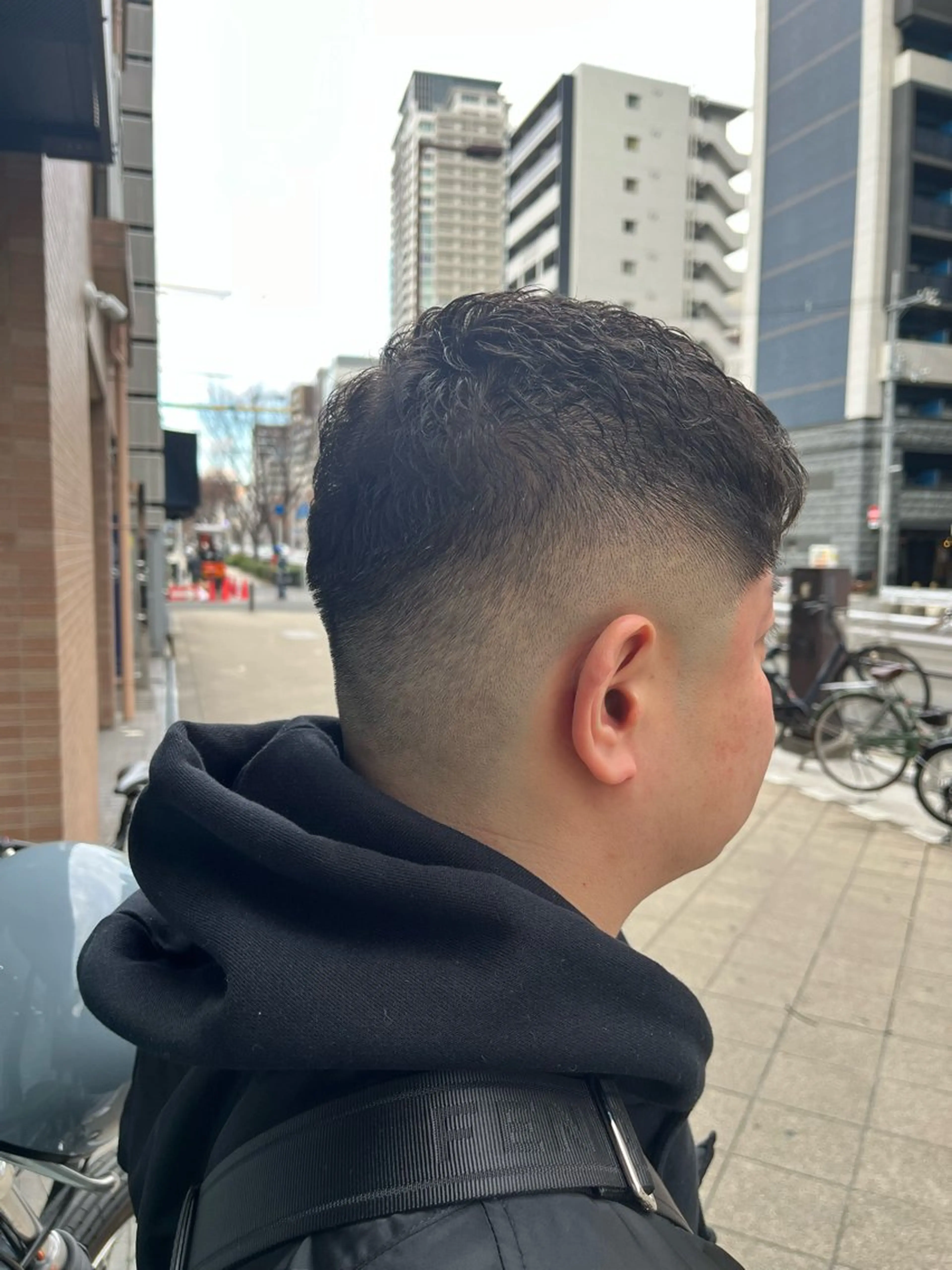 ショート パーマ メンズ フェードカット メンズパーマ スキンフェード rilune matsuoのヘアスタイル