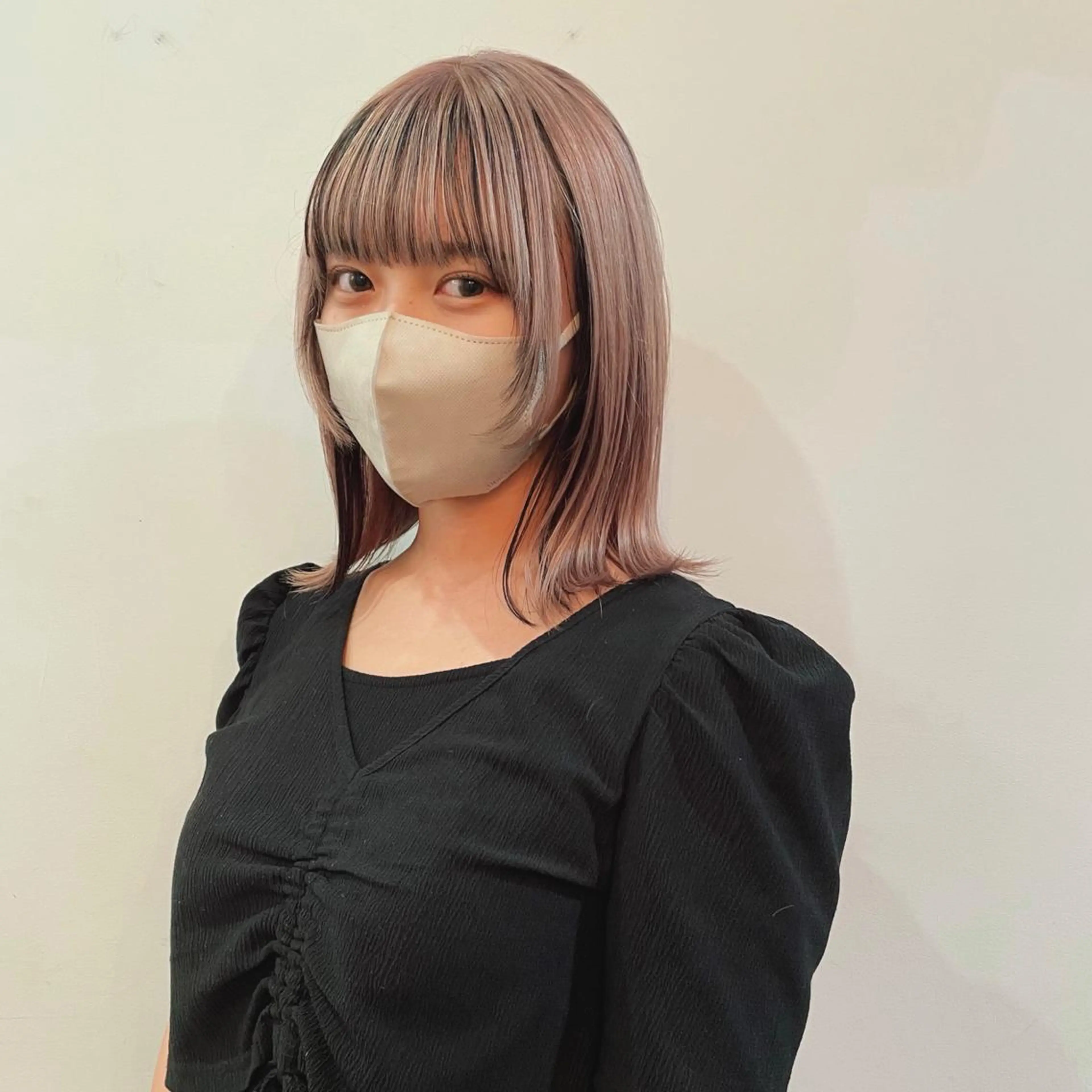 セミロング カラー セミロングパーマ ブリーチ ブロンド ケアブリーチ ダブルカラー 髪質改善/ボブ 🌻Mutsumiのヘアスタイル