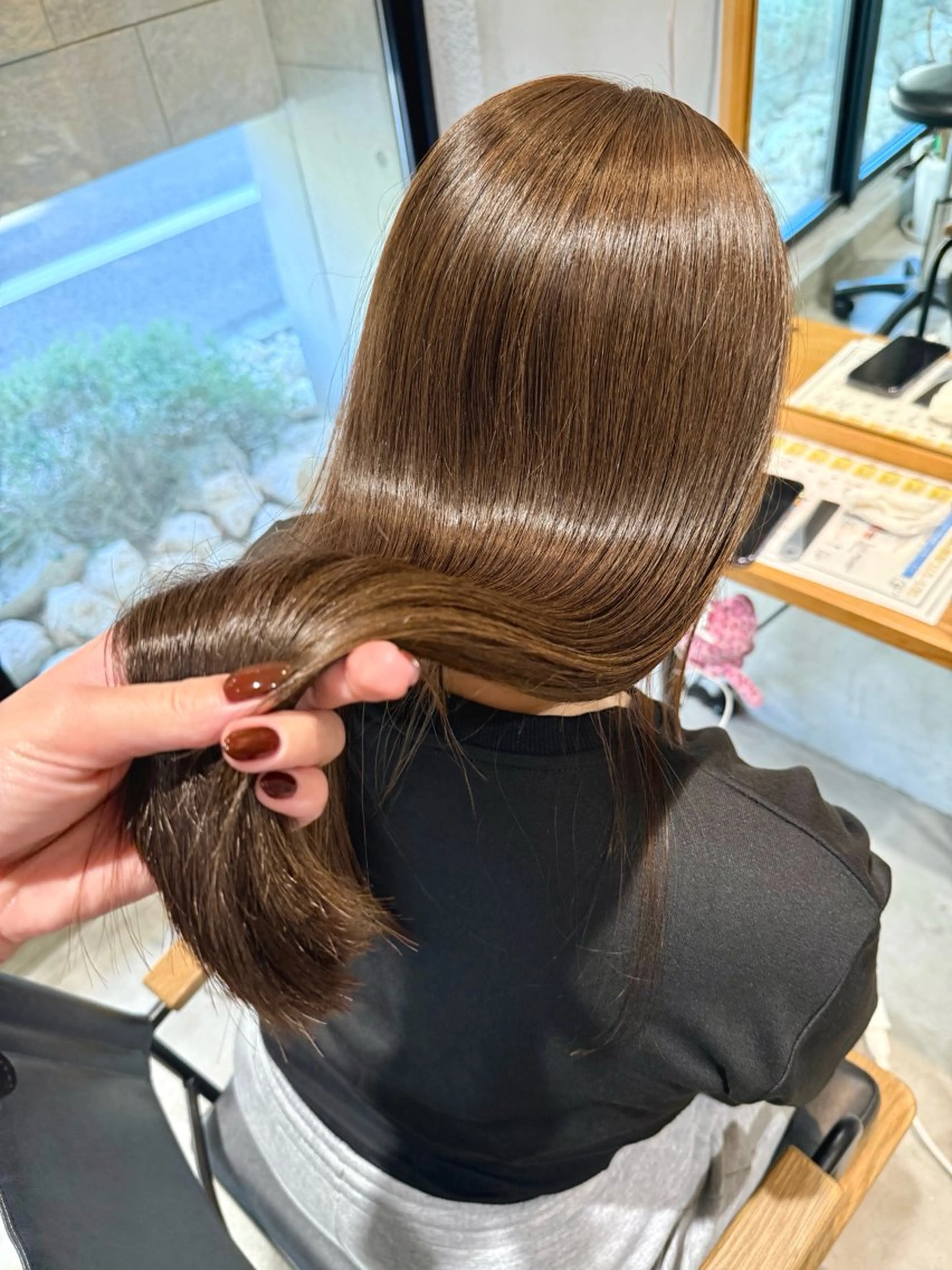 セミロング カット ヘアカラー 縮毛矯正 🎀Lolonois 池田店🎀佐藤百奈美のヘアスタイル