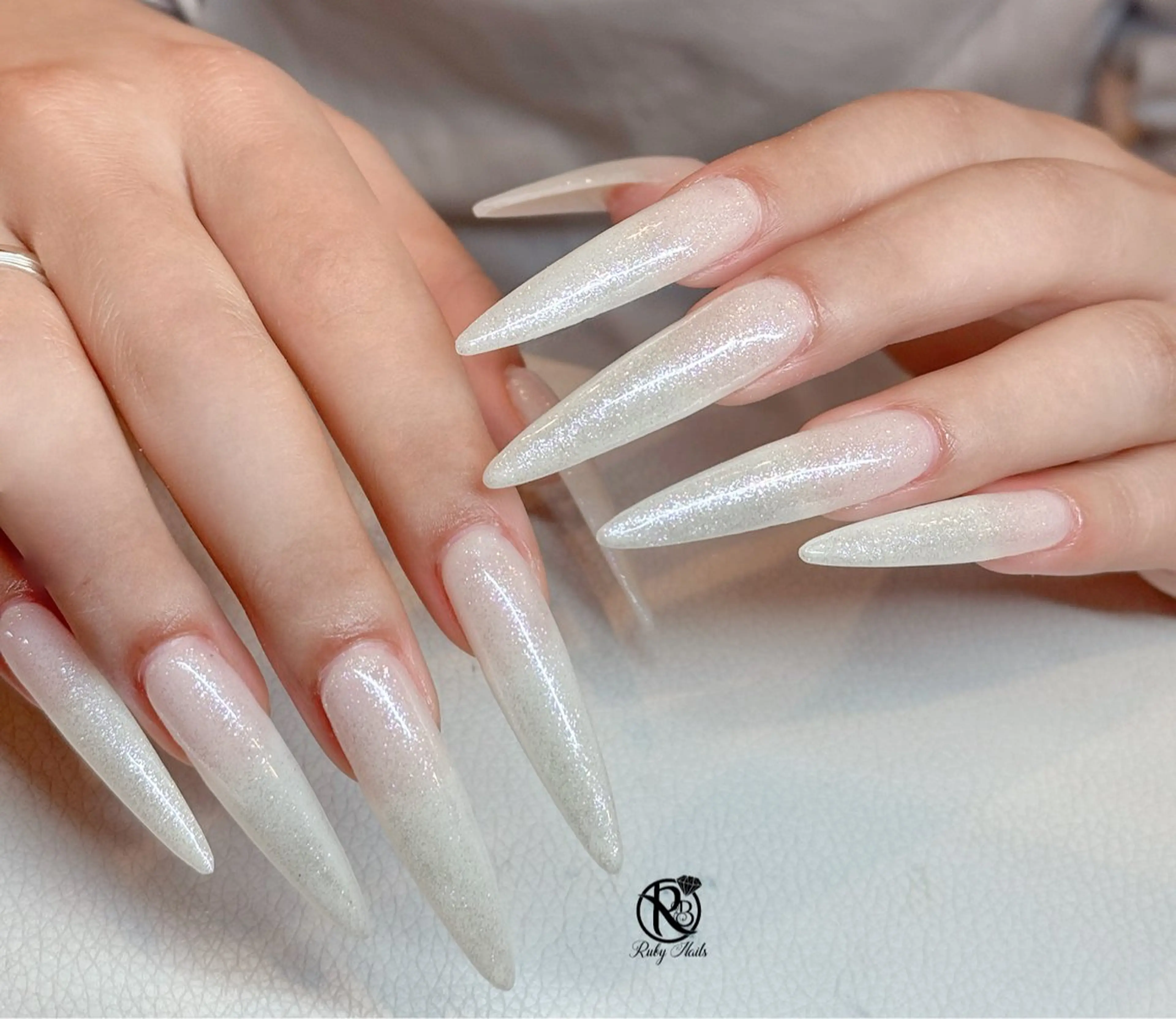 ネイル ボルドー ブラウン チークネイル ドット フットネイル ハンドネイル CHERRYネイルサロン所属・チェリネイルサロン 霞ヶ関のネイルデザイン