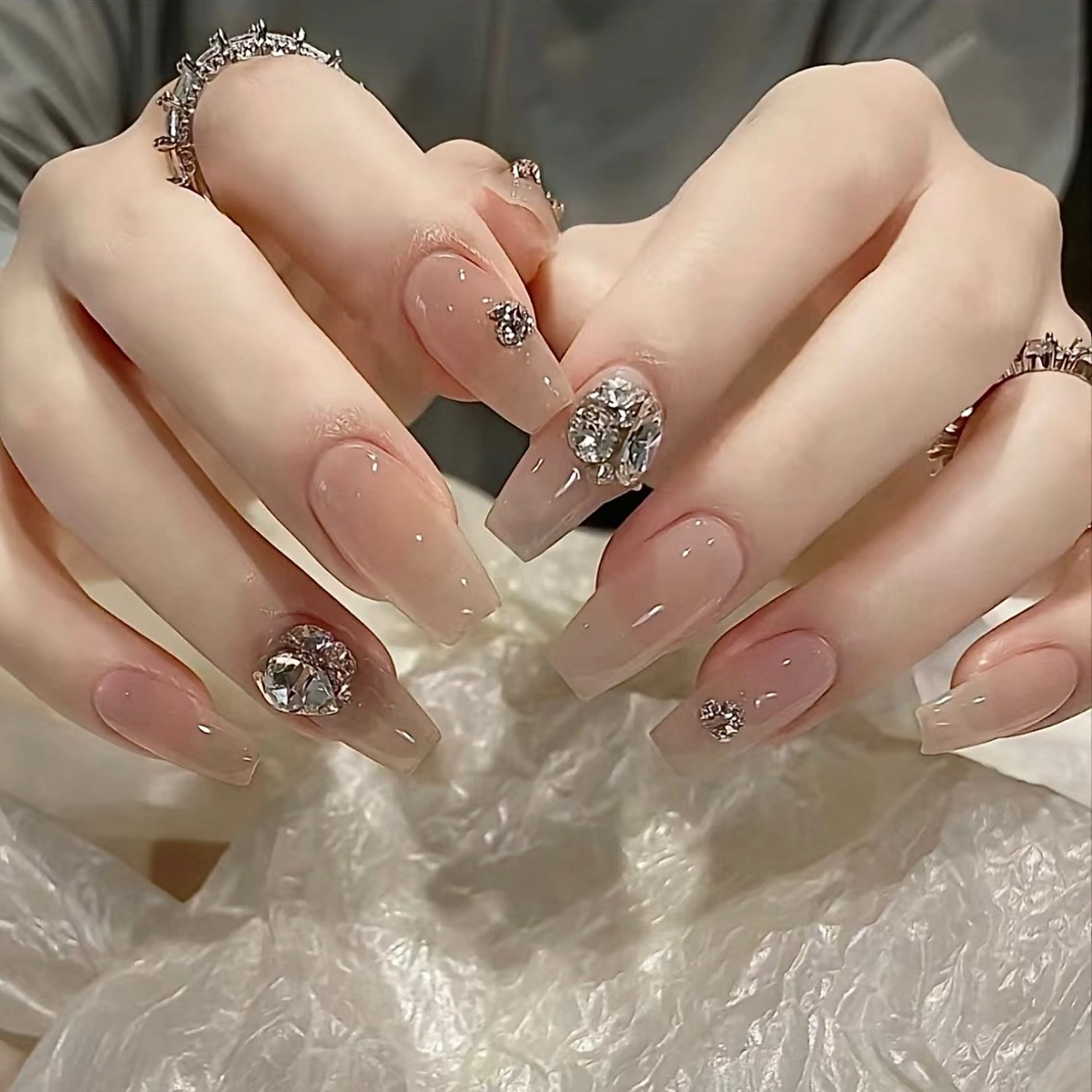 ネイル キラキラネイル 韓国ネイル 冬ネイル Ugirl Nail Pinpin🤍のネイルデザイン