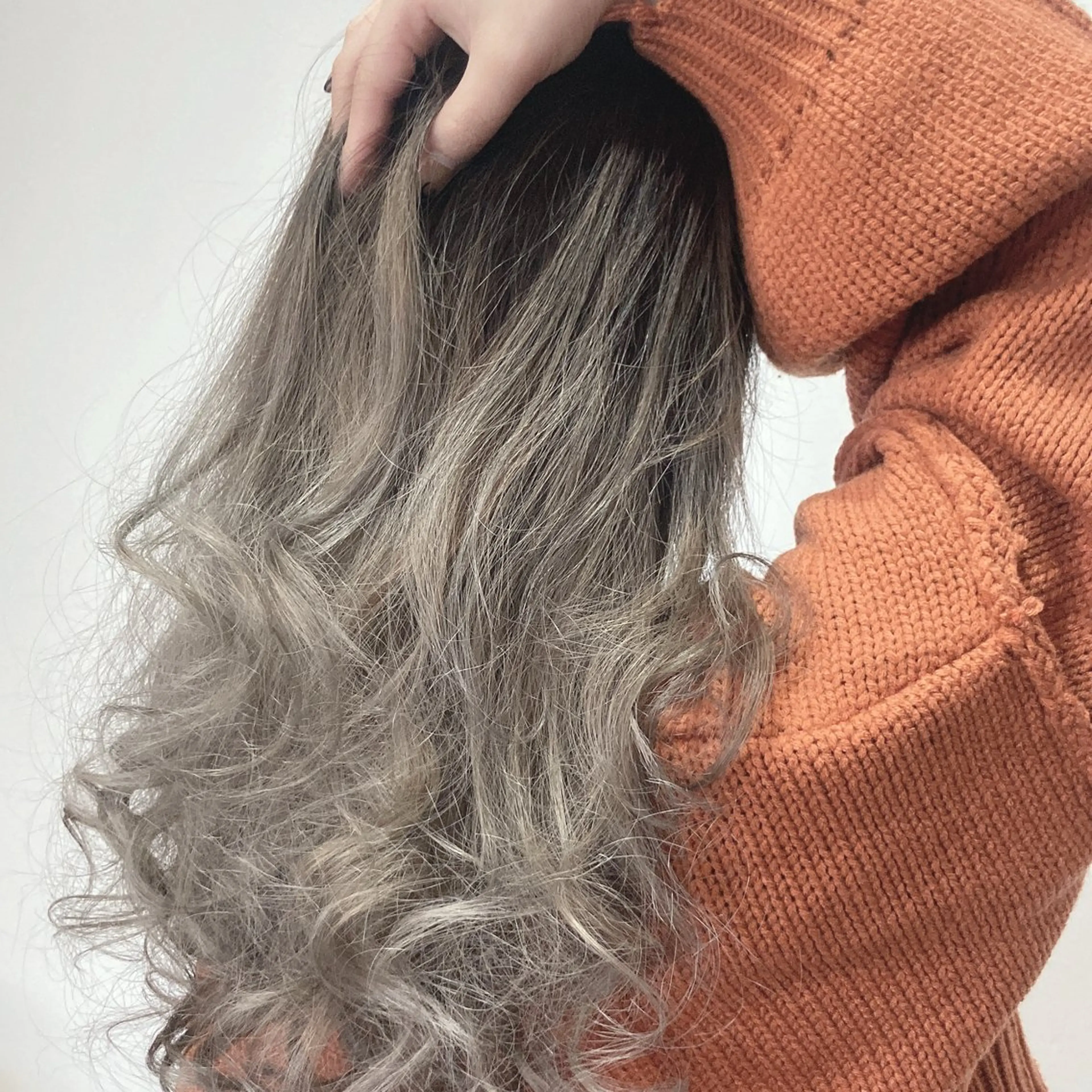 ロング カラー 黒髪 グラデーションカラー シルバー 山本 将史のヘアスタイル