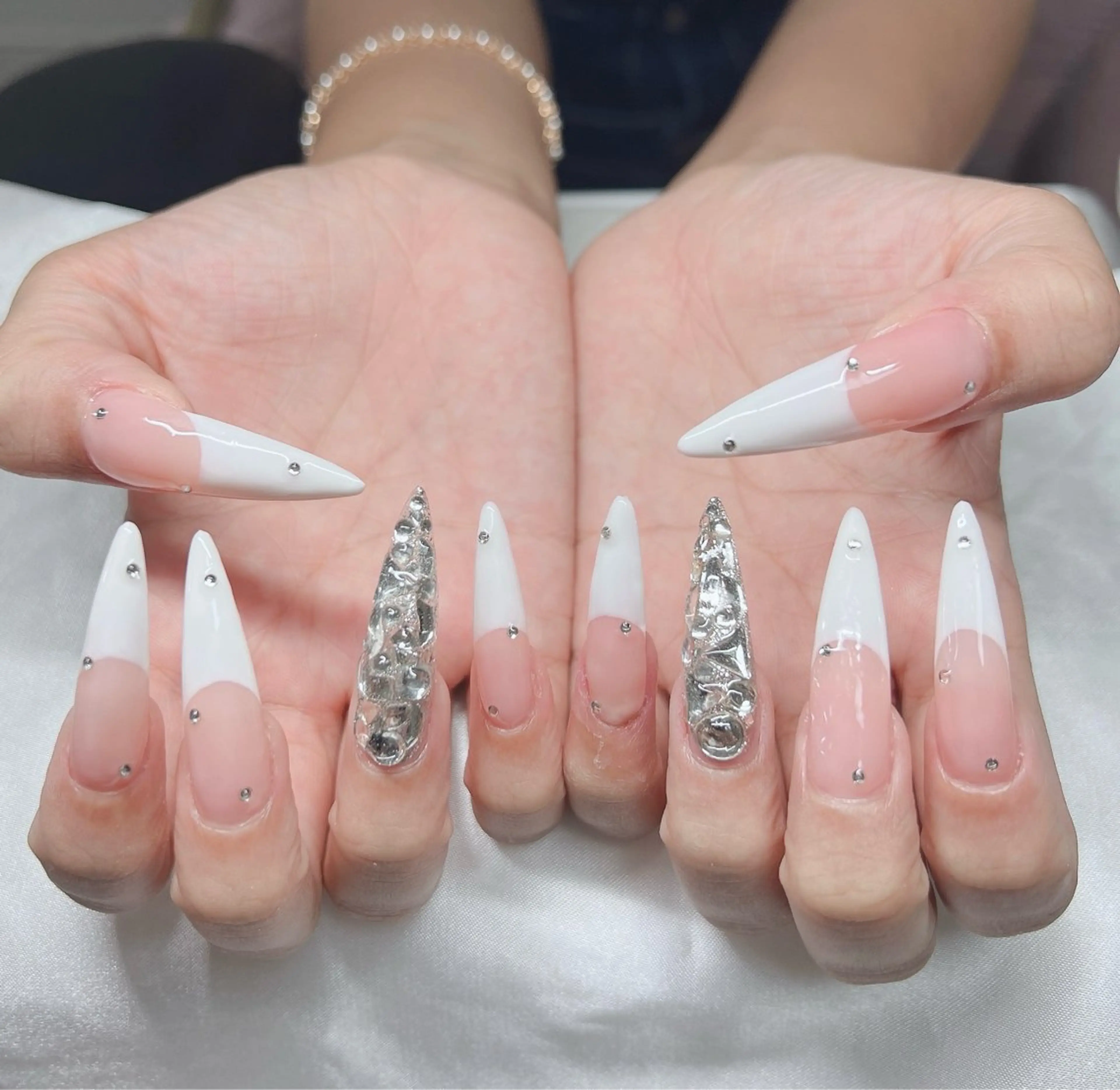 ネイル 長さ出し グラデーション キラキラネイル マグネットネイル ニュアンスネイル ハンドネイル Lee Nails チップ長さだし専門店のネイルデザイン