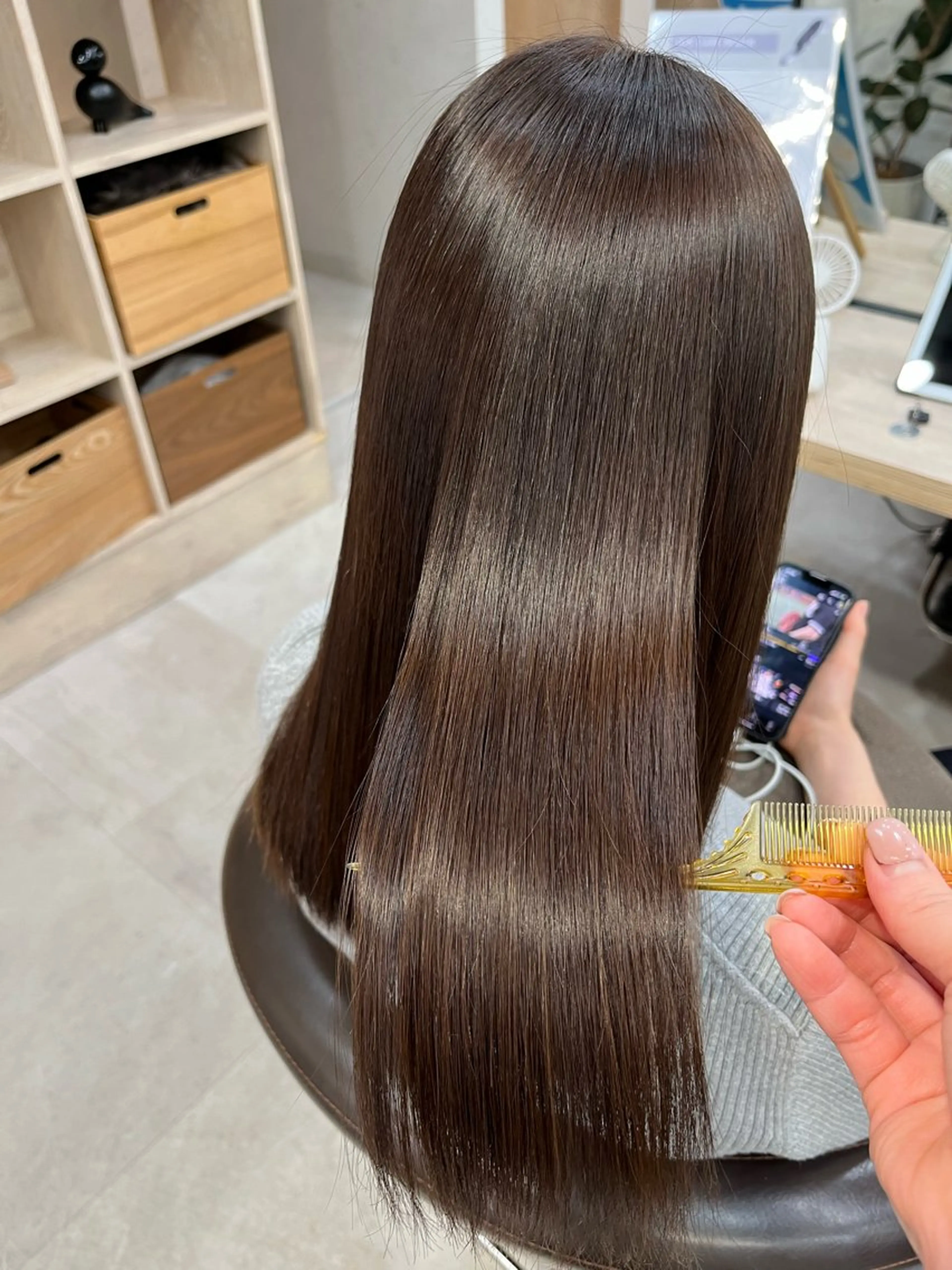 ロング 光を纏うツヤ感ロング Natsuki🤍のヘアスタイル