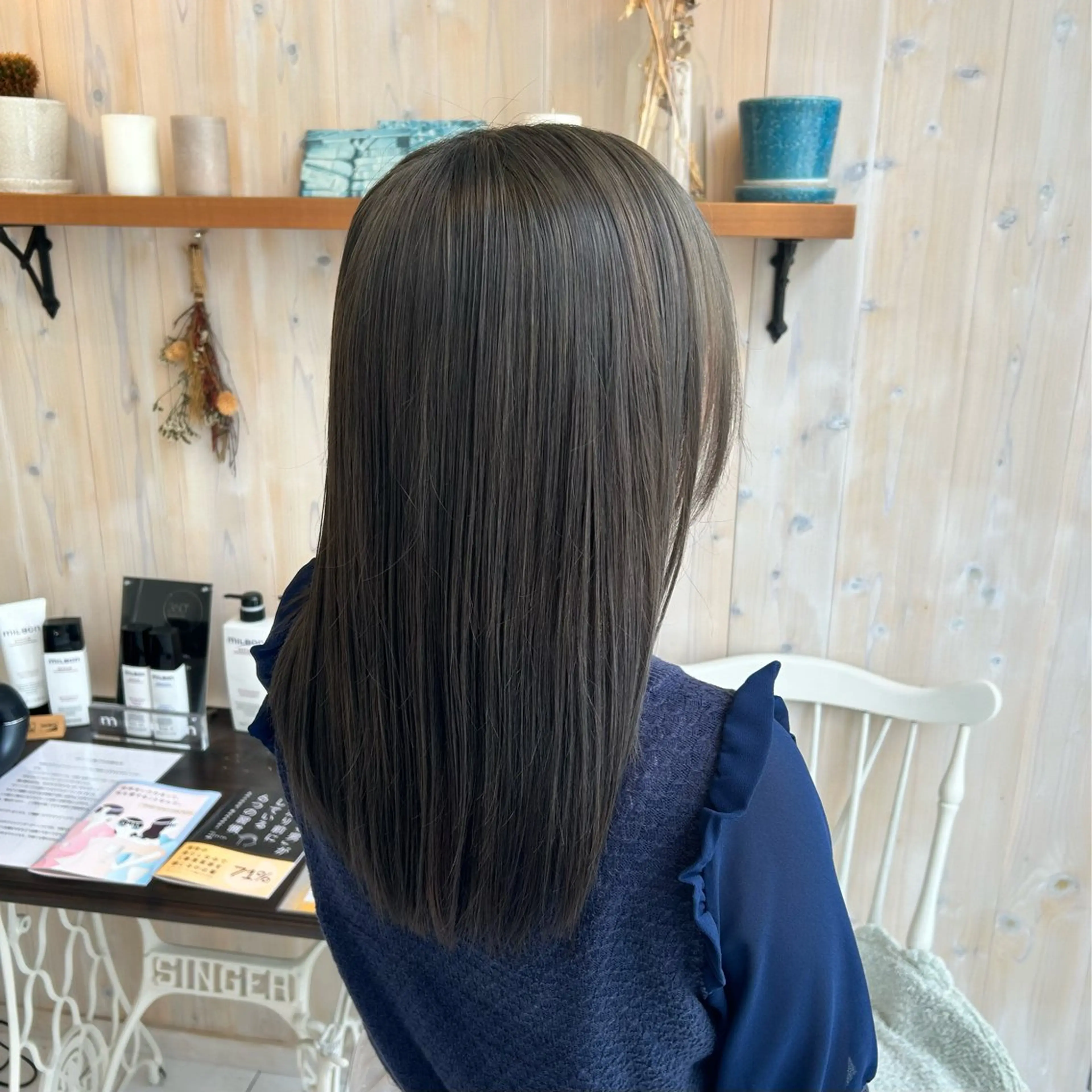 ミディアム カラー グレージュ オリーブグレージュ オリーブグレー カット ヘアカラー アニメオタク美容師/ miharuのヘアスタイル