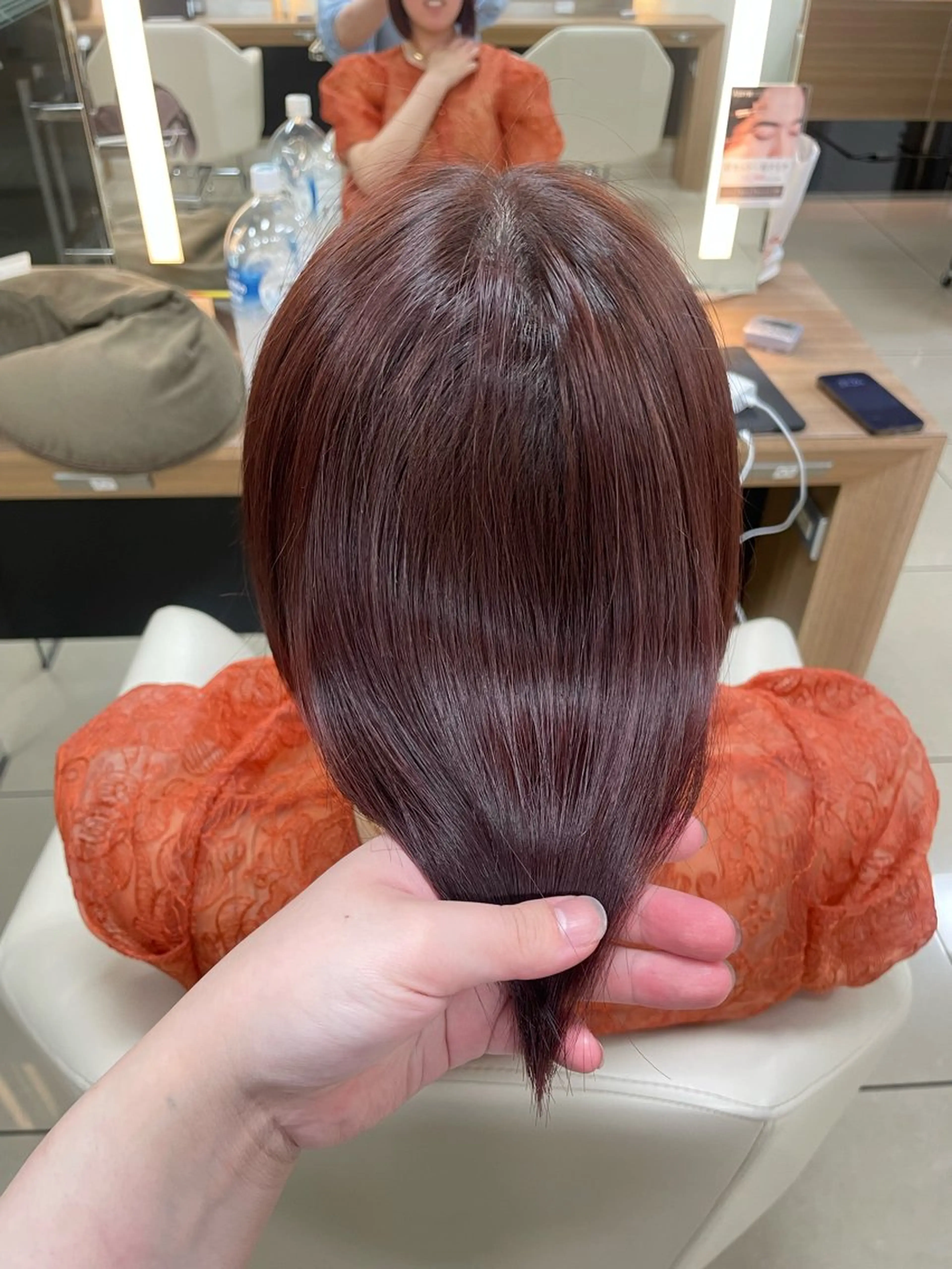 ミディアム カラー レッドカラー ハイトーン/レイヤー 似合わせ・ユキノのヘアスタイル