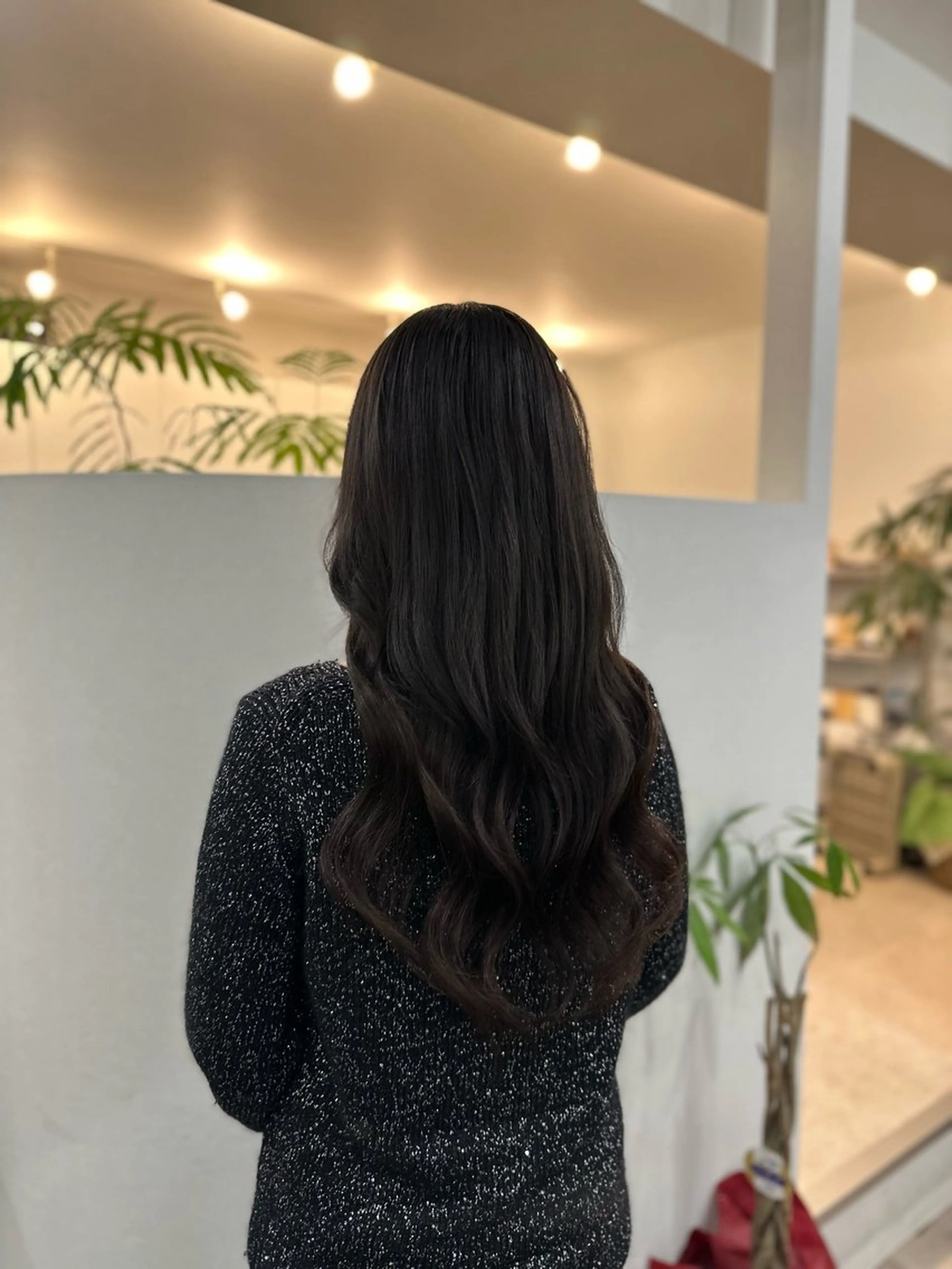 ロング TOMOMI /フロレゾンのヘアスタイル