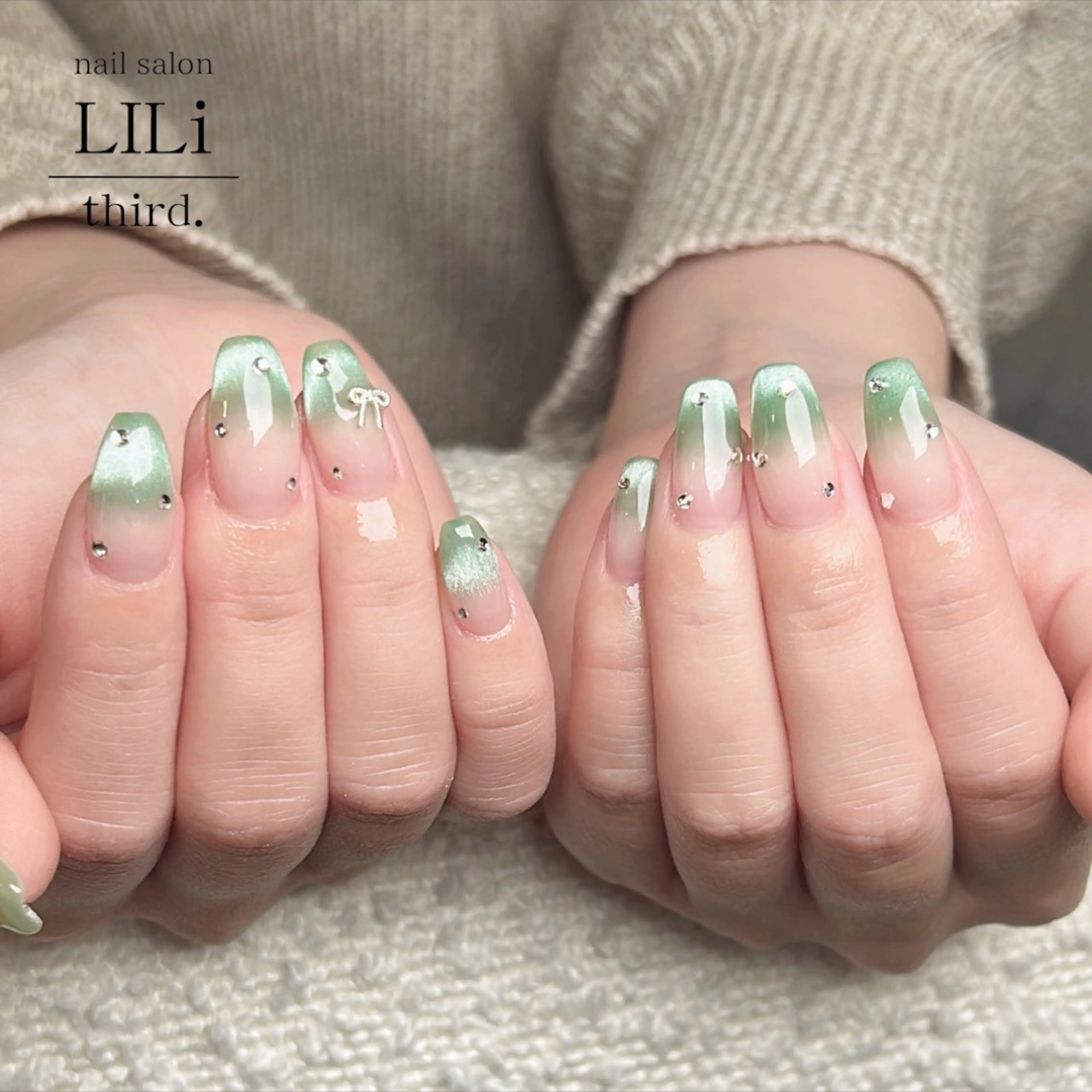 ネイル グラデーション グリーン マグネットネイル 持ち込み ハンドネイル Saya ᵕ̈*のネイルデザイン