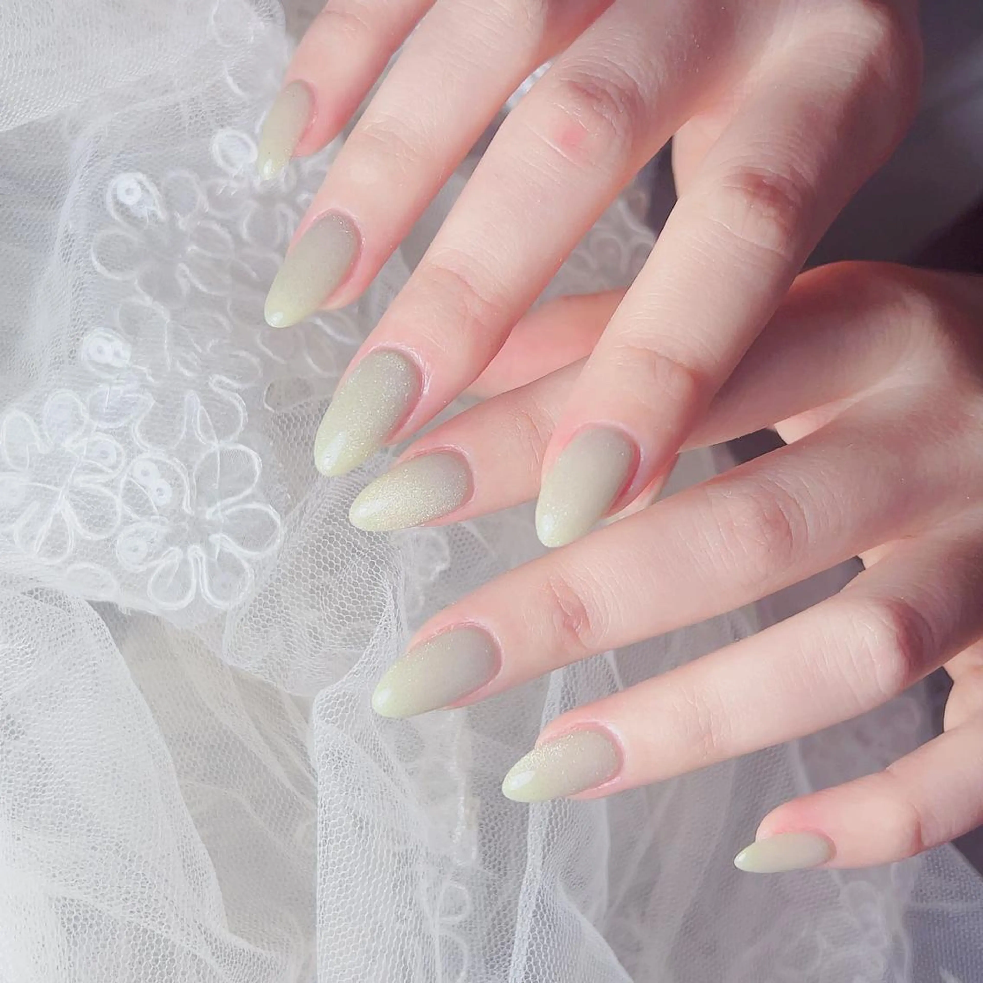 ミディアム ハンドネイル めぐみのネイルサロン スタッフ練習のネイルデザイン